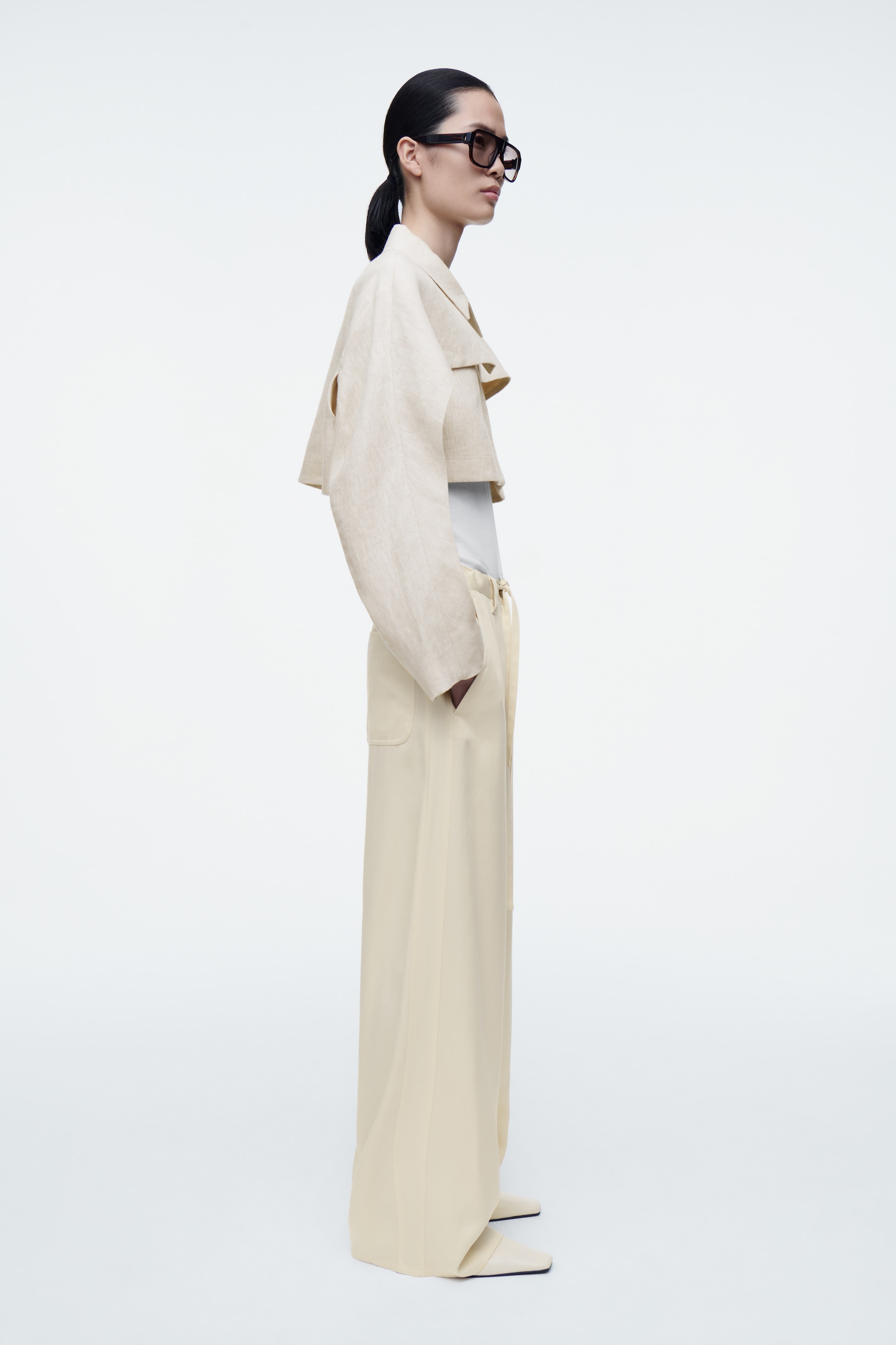 Visualizza immagine più grande: GIACCA CROPPED IN LINO - BEIGE CHIARO - DONNA | H&M IT 5