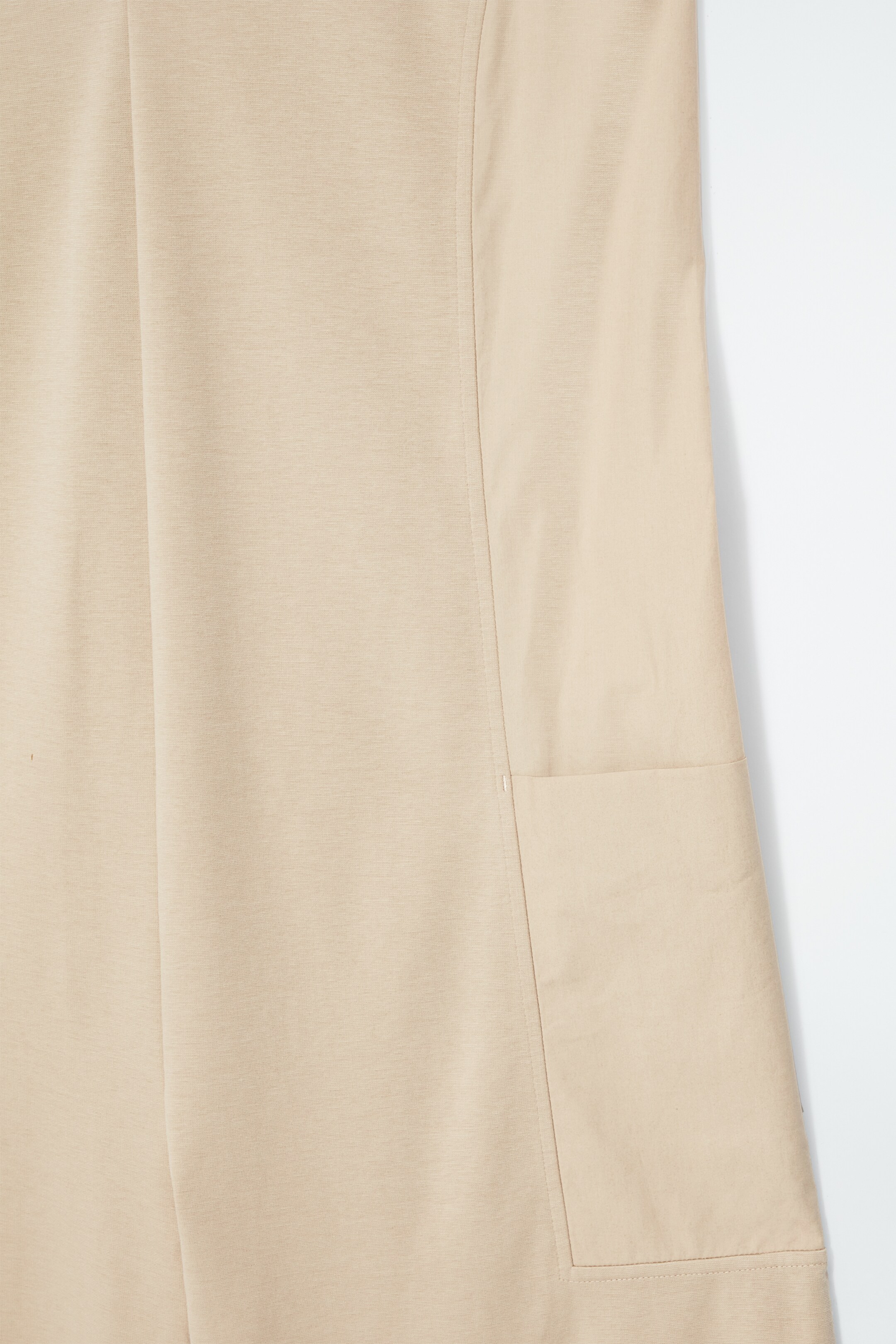 Grösseres Bild ansehen: OVERSIZED-JUMPSUIT MIT V-AUSSCHNITT - BEIGE - DAMEN | H&M CH 2