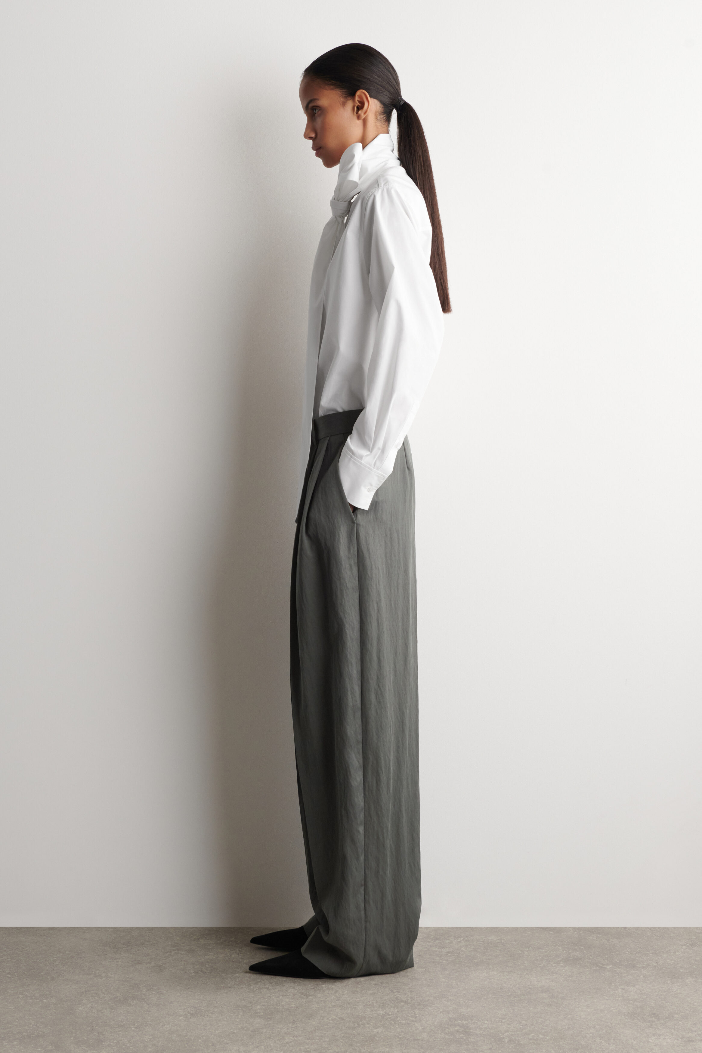 RELAXED FLUID WIDE-LEG PANTS - DARK GRAY | COS US