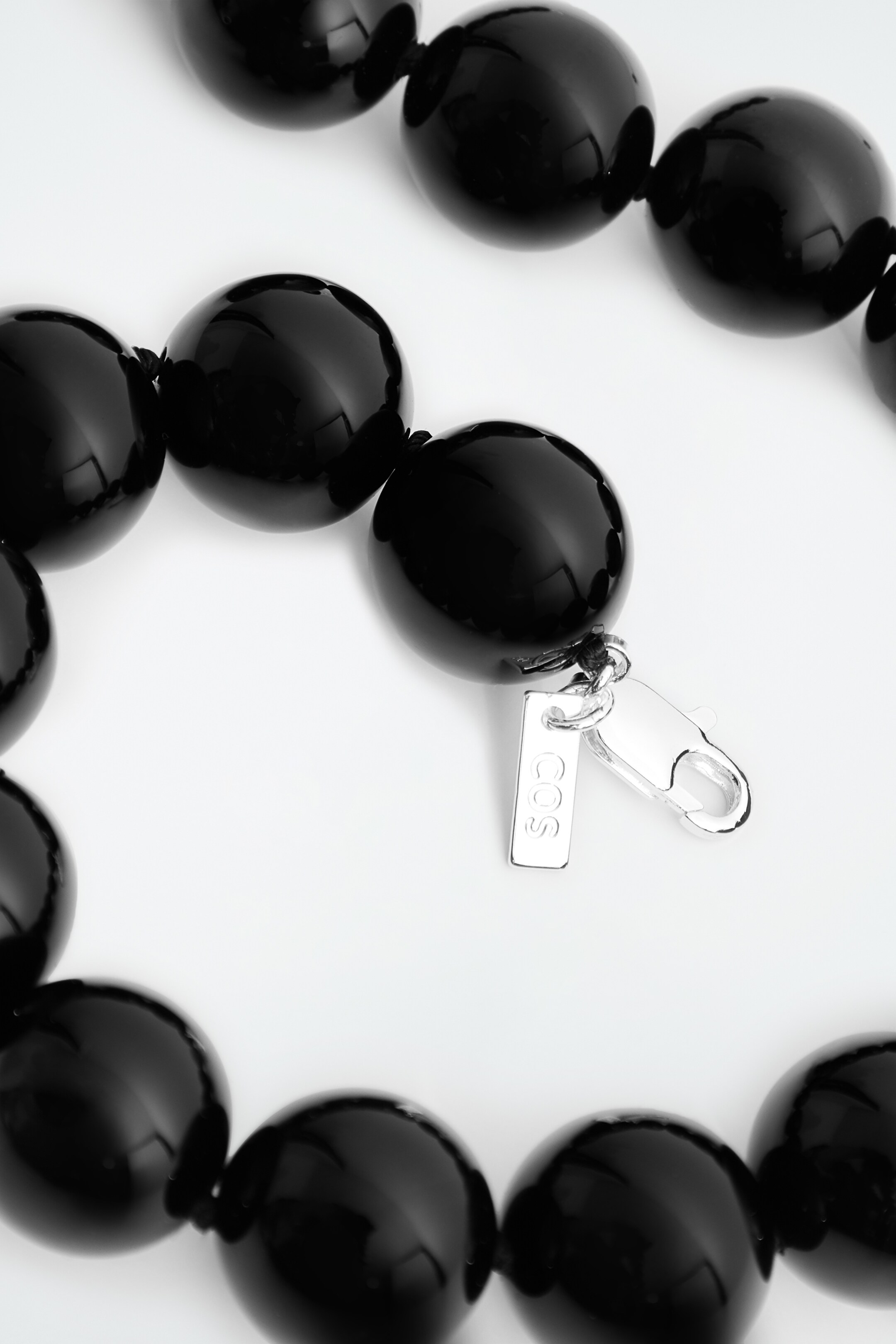 Größeres Bild ansehen: KETTE MIT ONYX-PERLEN - SCHWARZ - Ladies | H&M DE 2