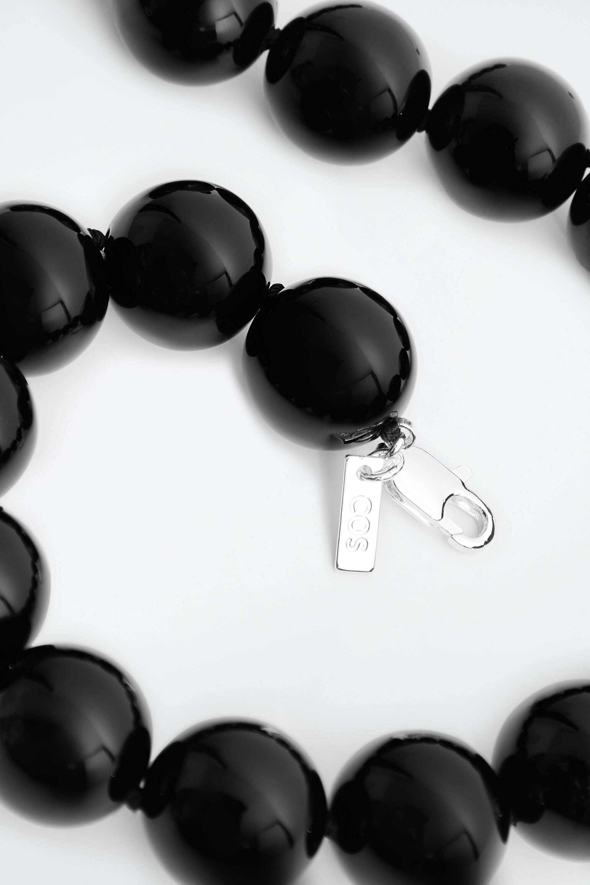 ★OY★HORN BEAD NECKLACE - BLACK★正規品/韓国直送料込/人気 Gwyneth Beaded Horn Necklace in Pink | SWANK