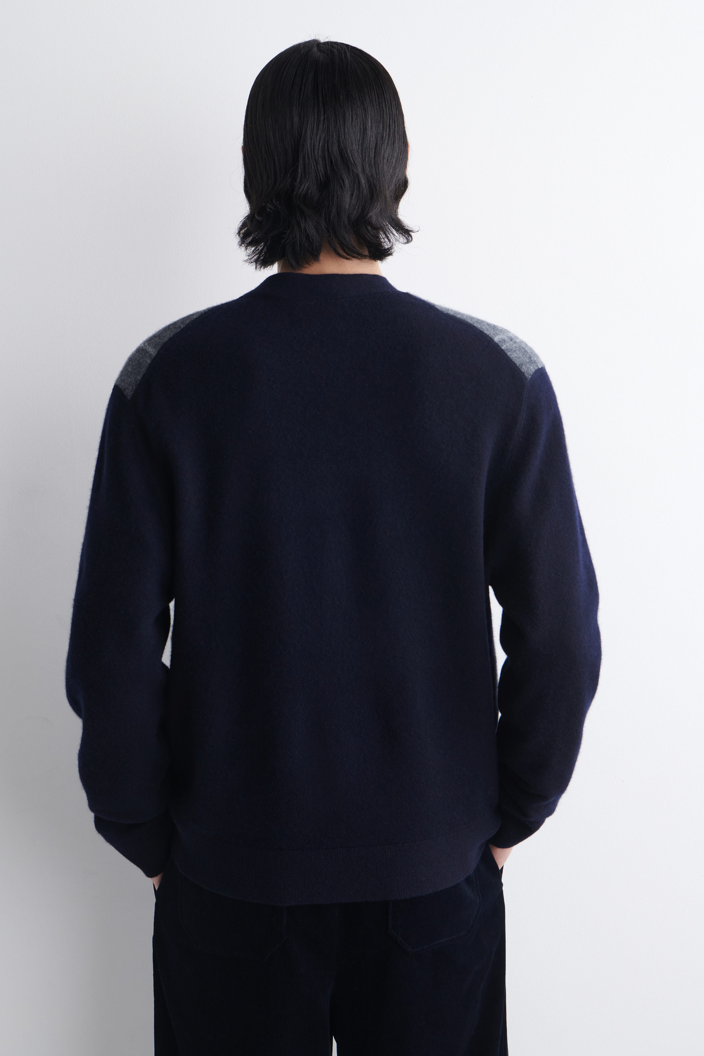 CHECKED WOOL V-NECK CARDIGAN - NAVY / CHECKED | COS