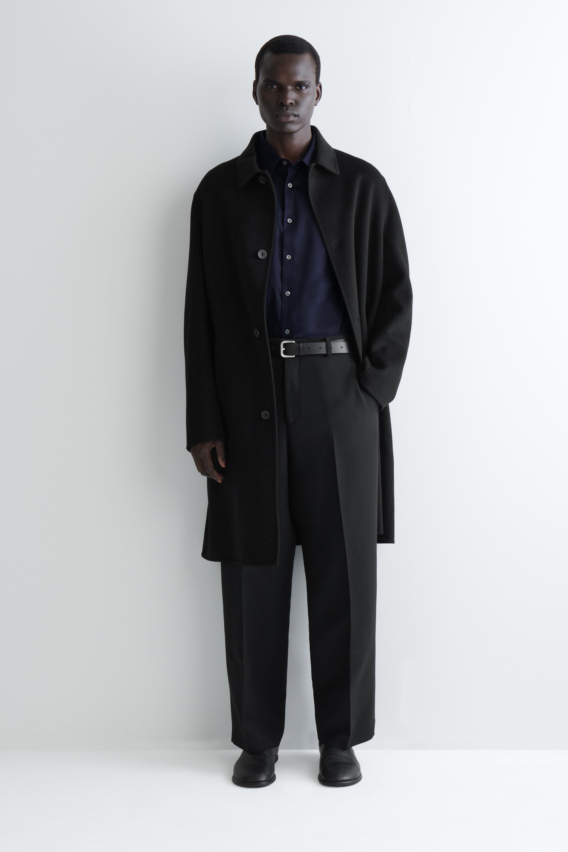 View larger image: SLIM TAILORED POPLIN SHIRT - NAVY - Men | H&M GB 2