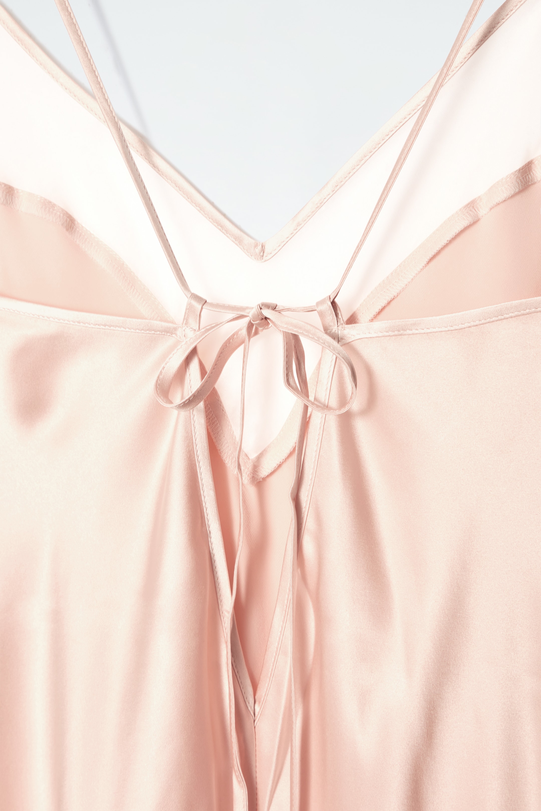 Ingrandisci l'immagine: SHEER-PANEL SILK SLIP DRESS - APRICOT - DONNA | H&M CH 4
