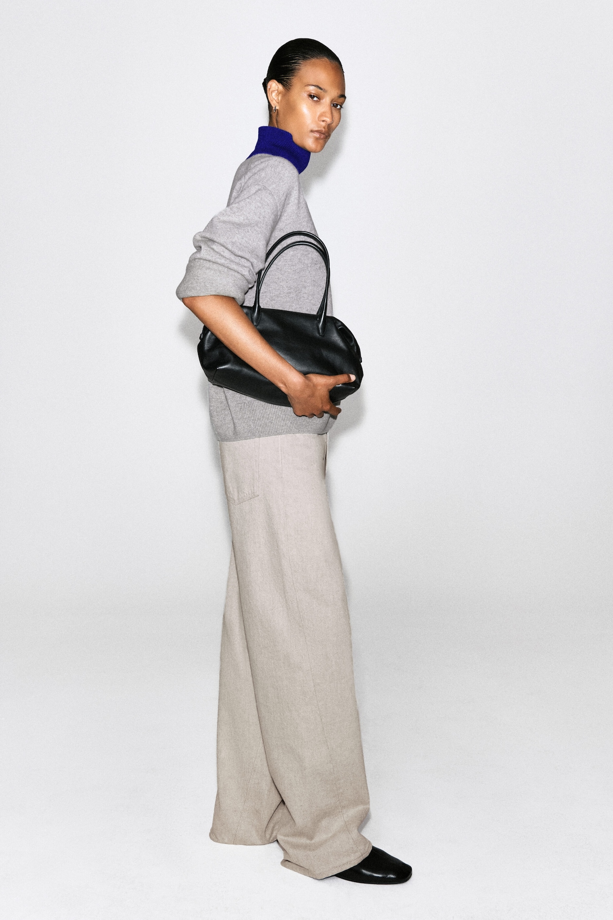 LAYERED MOCK-NECK MERINO WOOL SWEATER — GRAY / COBALT