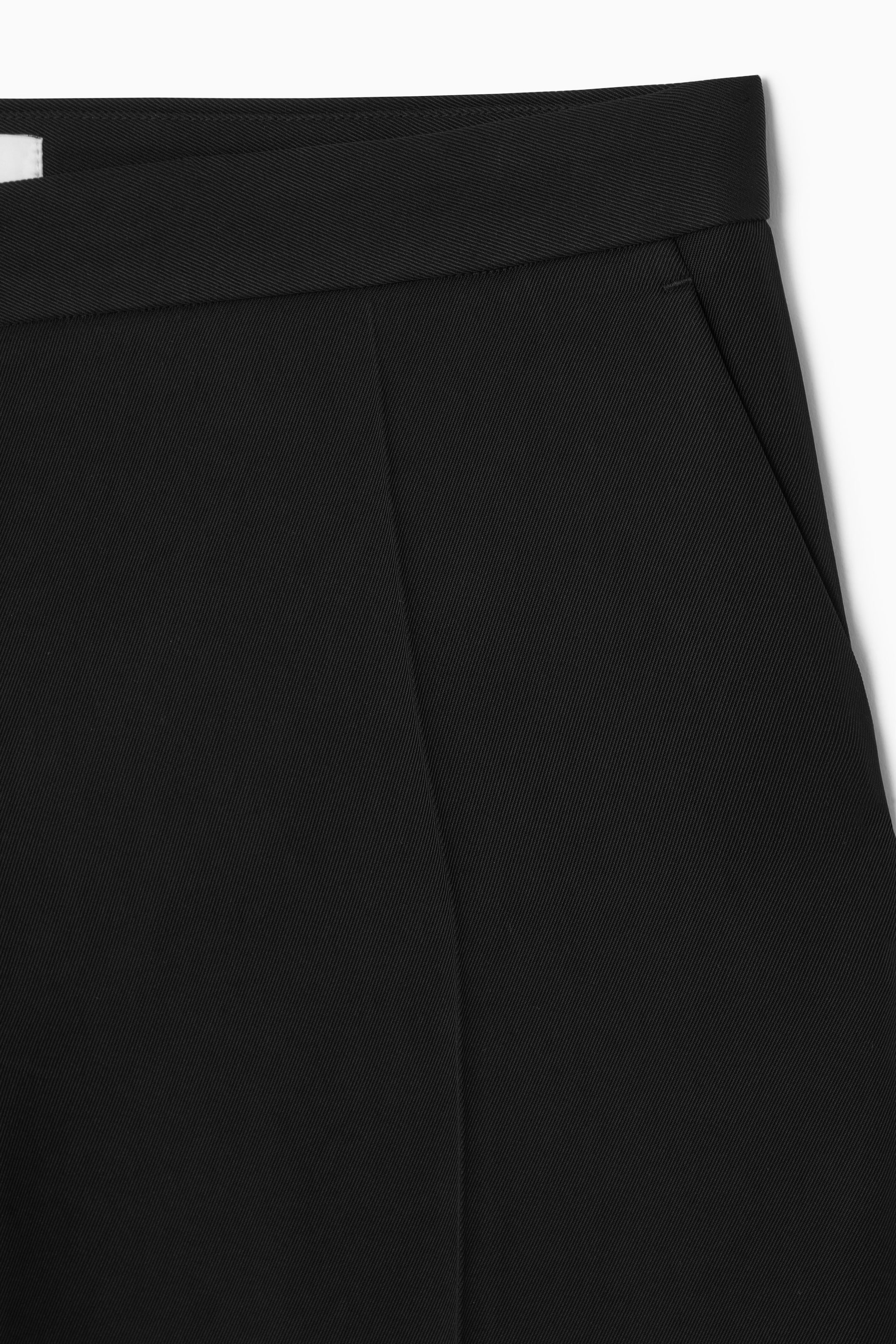 SLIM TAILORED PANTS
