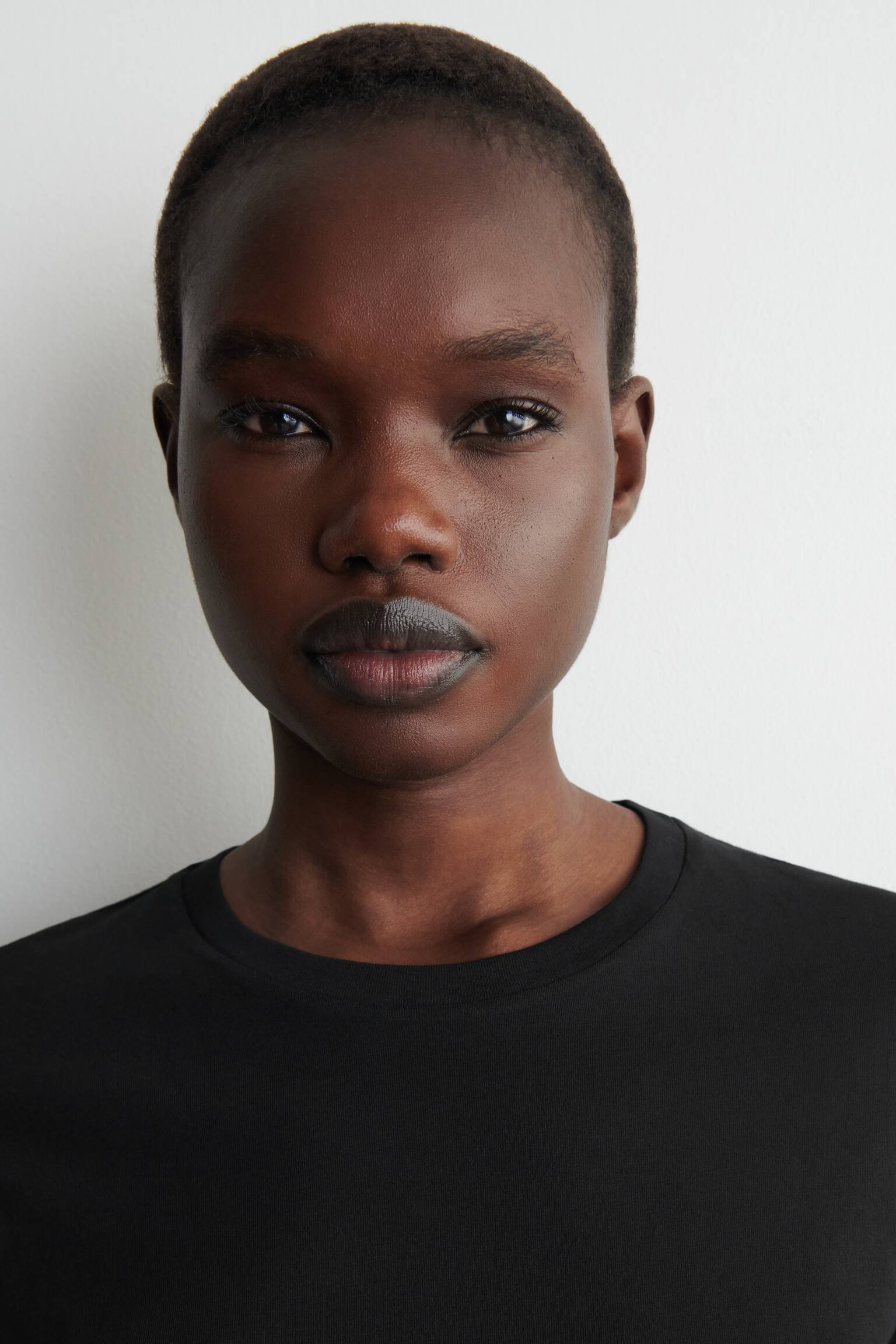 BAWEŁNIANY T-SHIRT Z OKRĄGŁYM DEKOLTEM - CZARNY/BIAŁY - 3