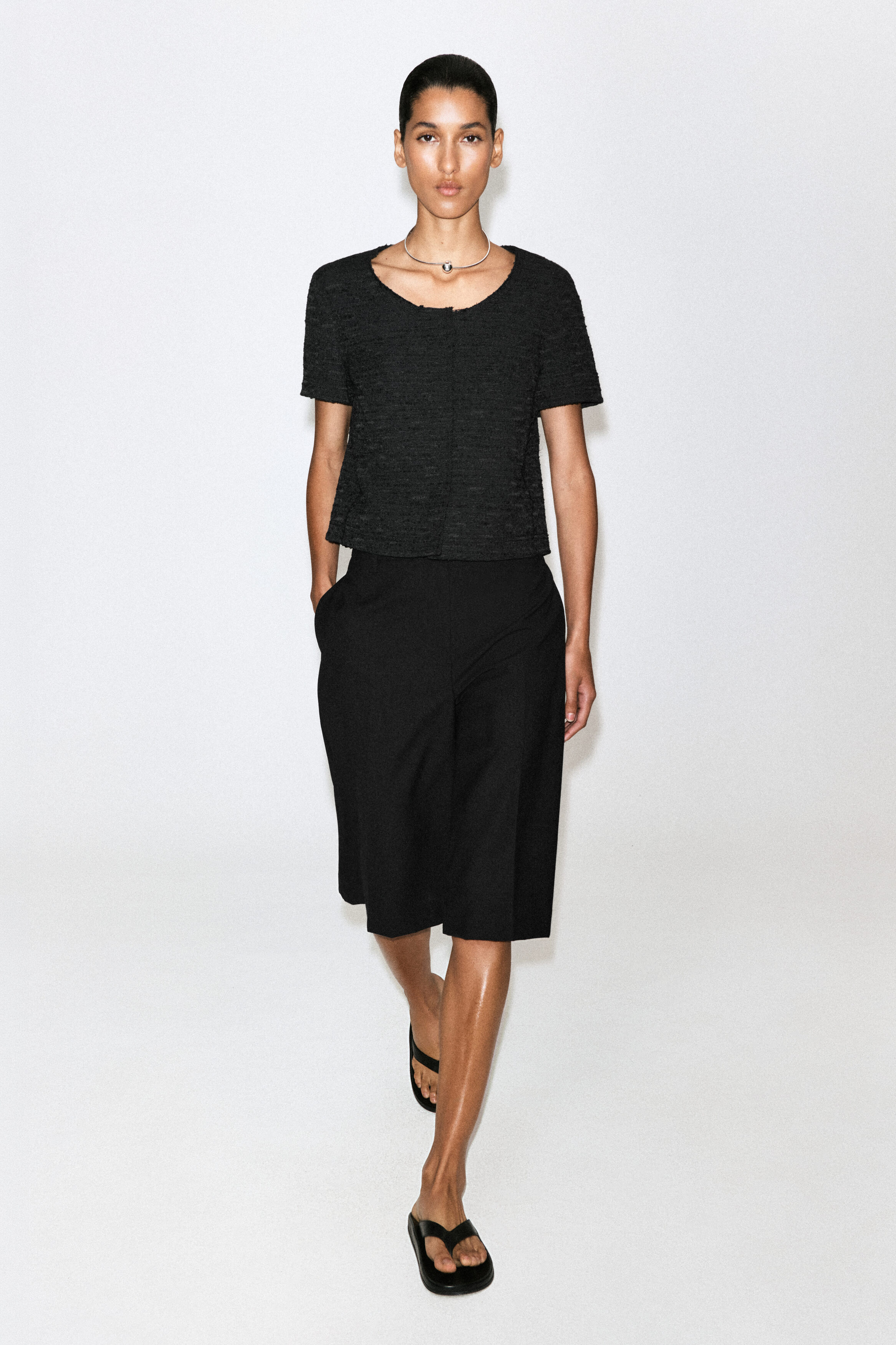 TEXTURED SHORT-SLEEVED TOP - thumbnail 3