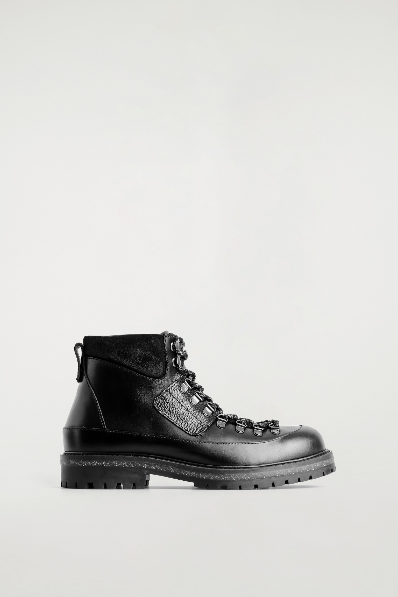 BOTAS DE MONTAÑA DE PIEL - NEGRO/MARRÓN - 2