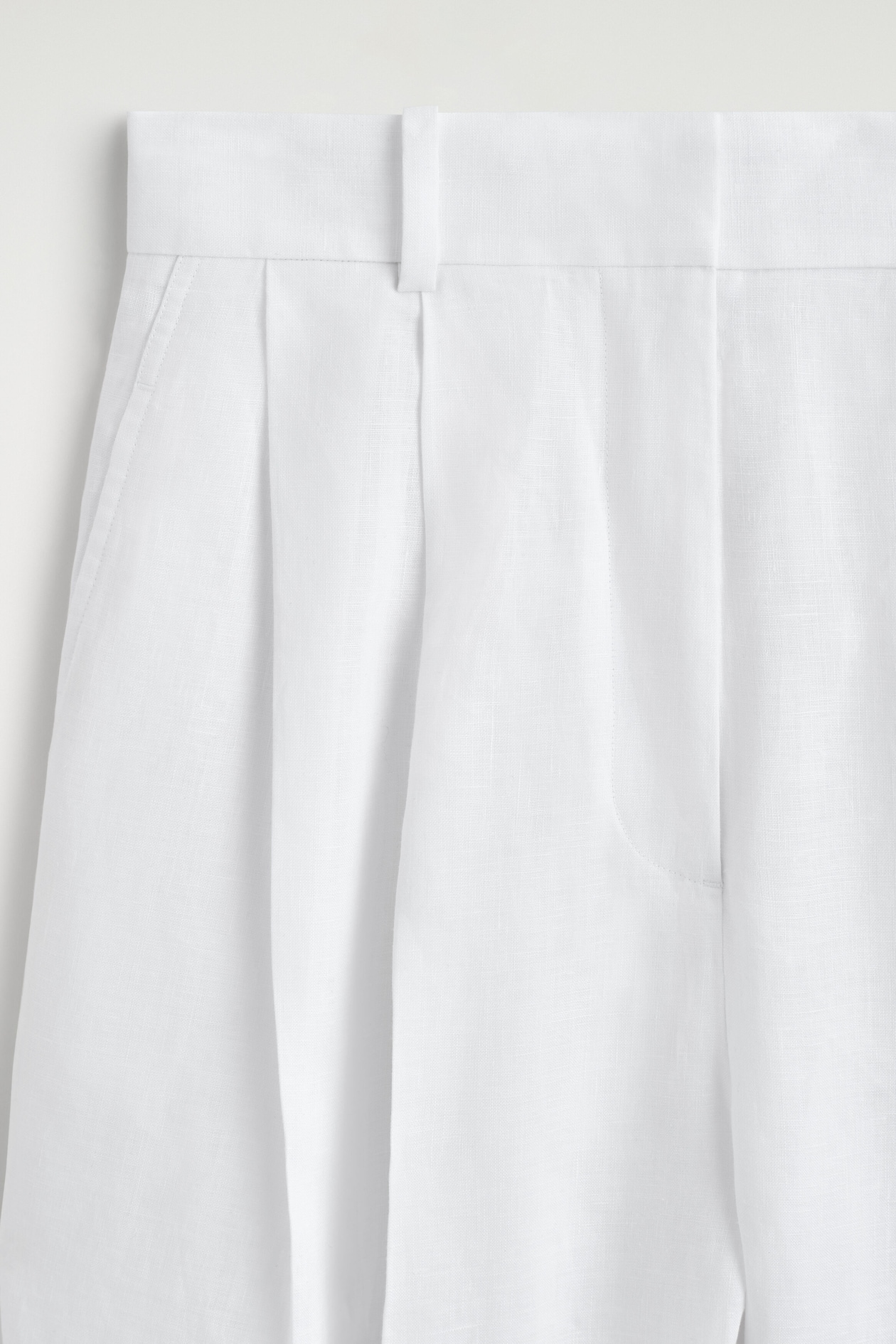 TAILORED LINEN BARREL-LEG PANTS — WHITE
