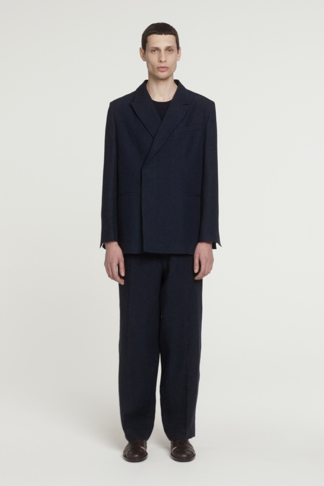 【送料&関税込】  Relaxed Linen Db Breasted Blaze RELAXED DOUBLE-BREASTED LINEN BLAZER - NAVY | COS