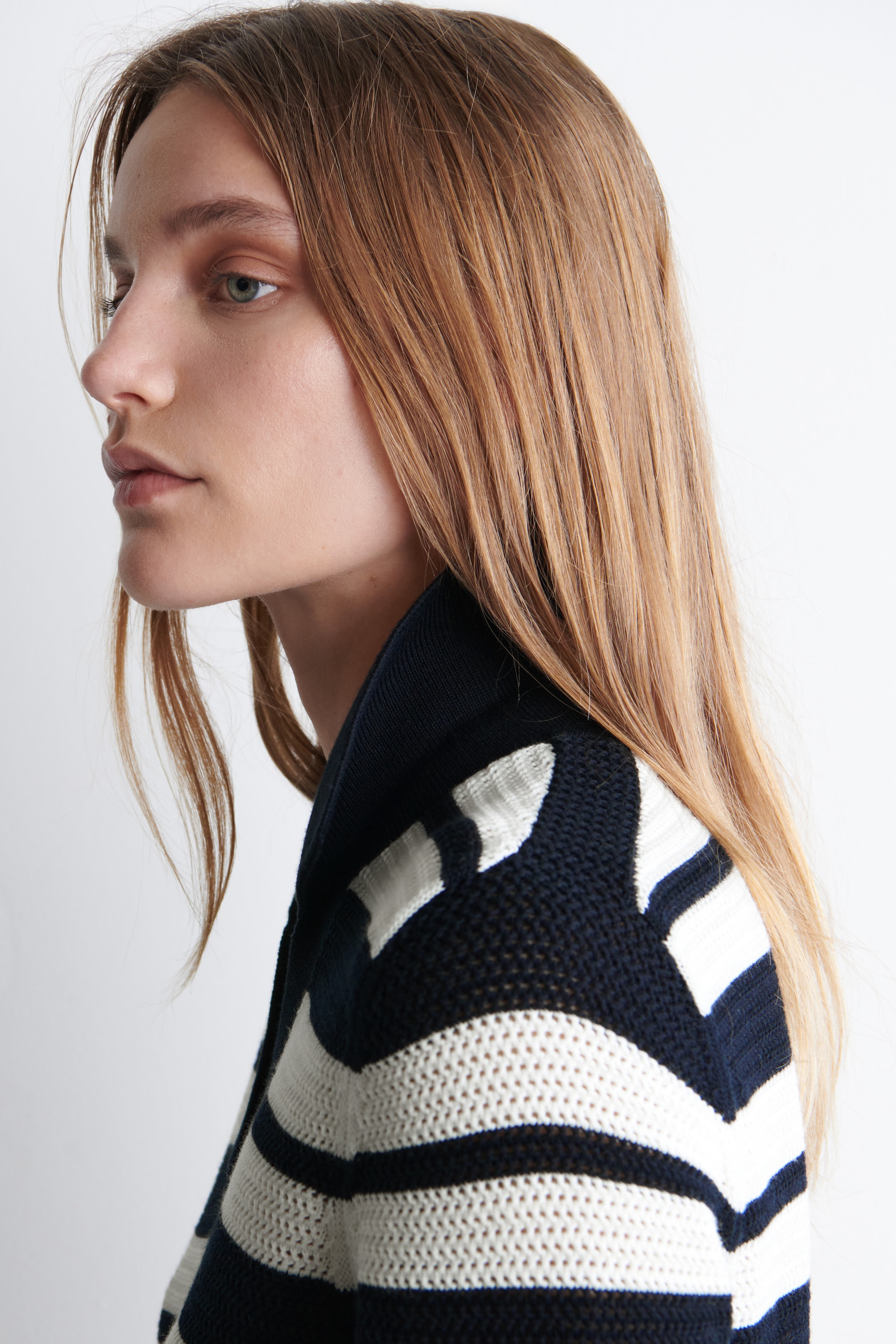 Agrandir l'image: ROBE COURTE FAÇON POLO EN MAILLE AJOURÉE - BLANC / RAYURES - FEMME | H&M FR 3