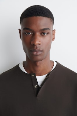 RELAXED SCUBA HENLEY TOP — DARK BROWN 5