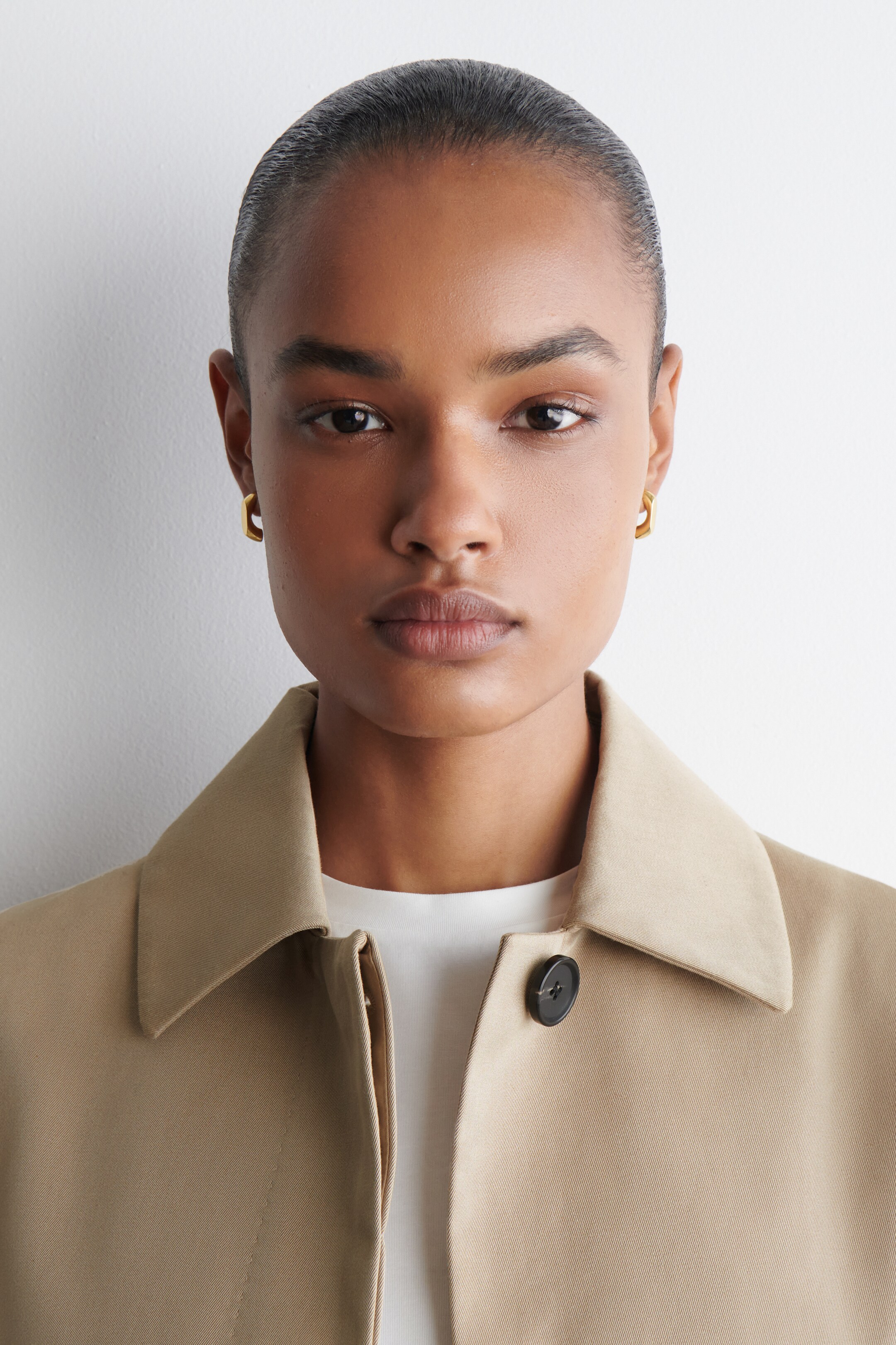 Visa större bild: HOOPS MED FACETTERADE KANTER - GULD - DAM | H&M SE 1