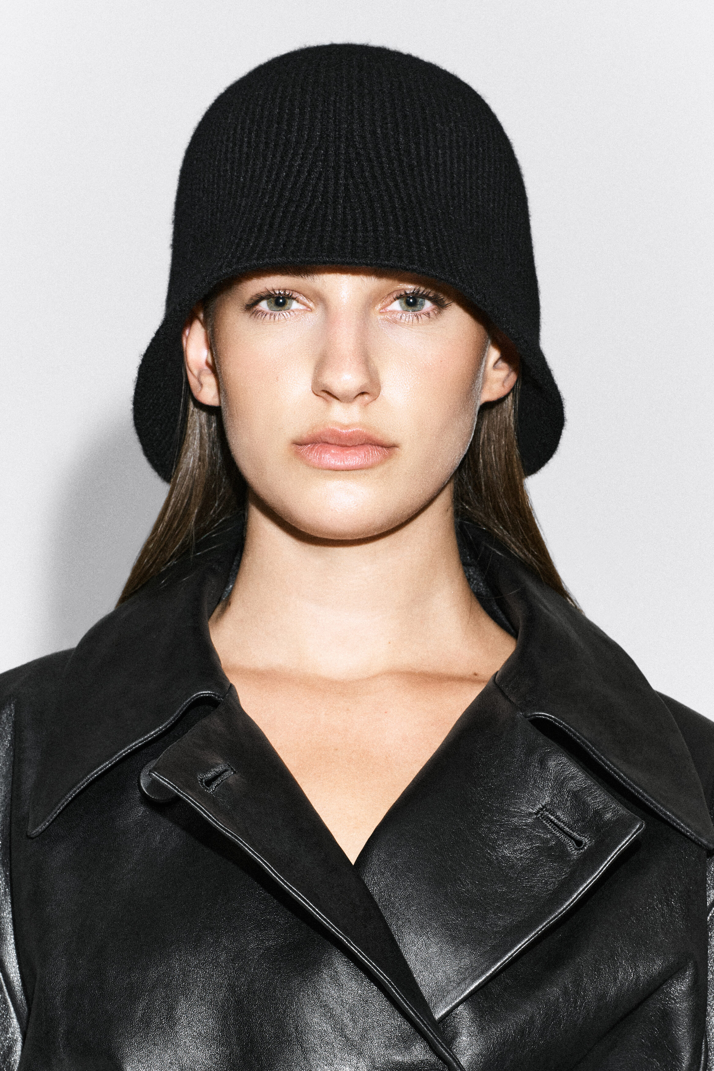 MERINO WOOL BUCKET HAT