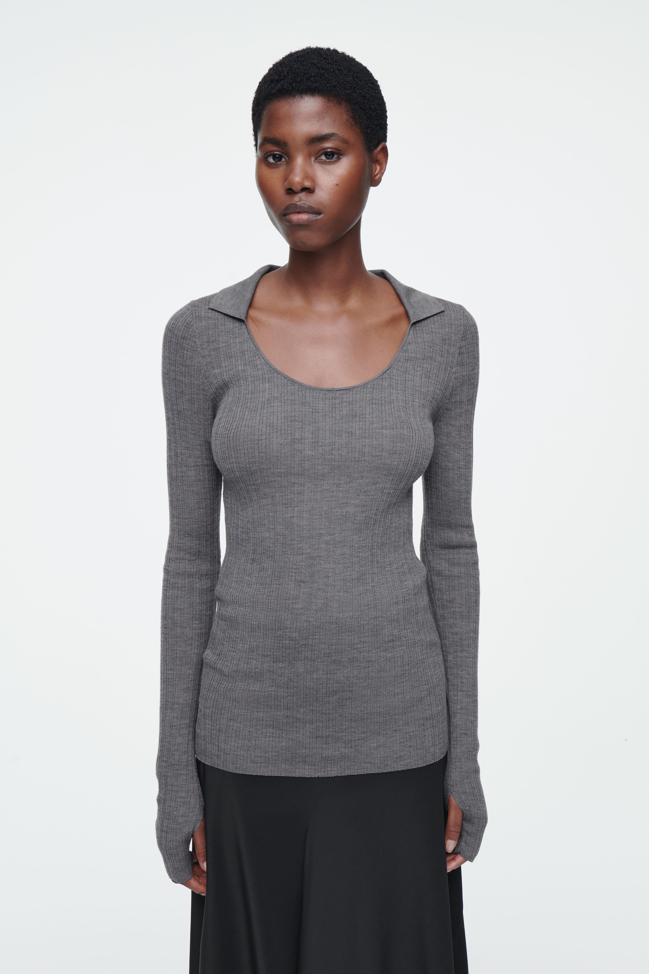 THE OPEN-COLLAR MERINO WOOL TOP