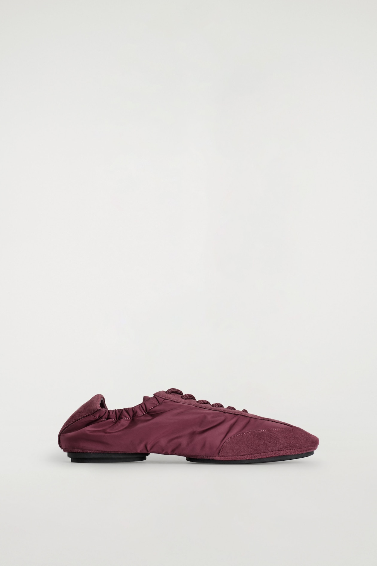 SUEDE-NYLON BALLET TRAINERS — BORDEAUX