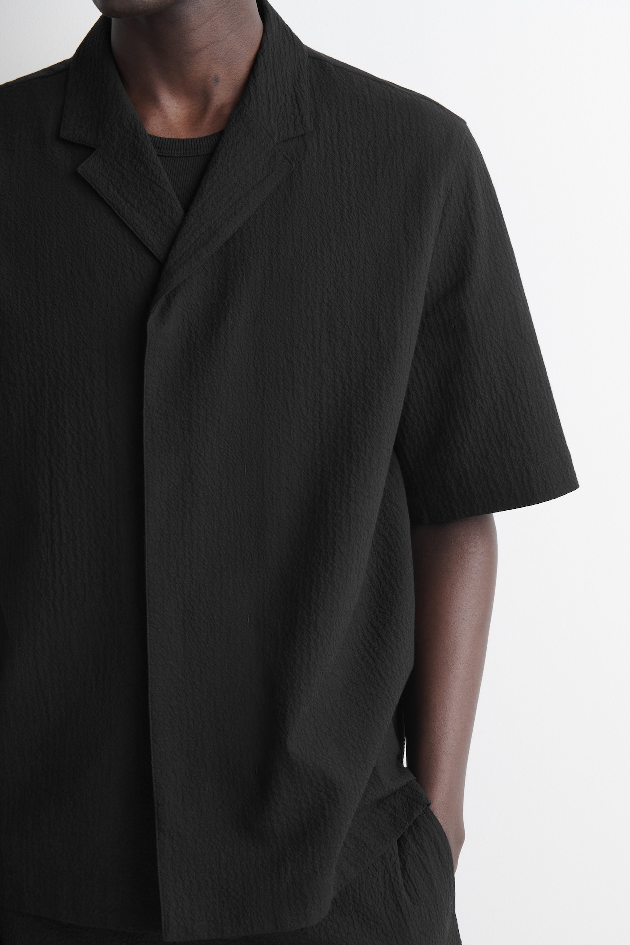 SEERSUCKER RESORT SHIRT — BLACK