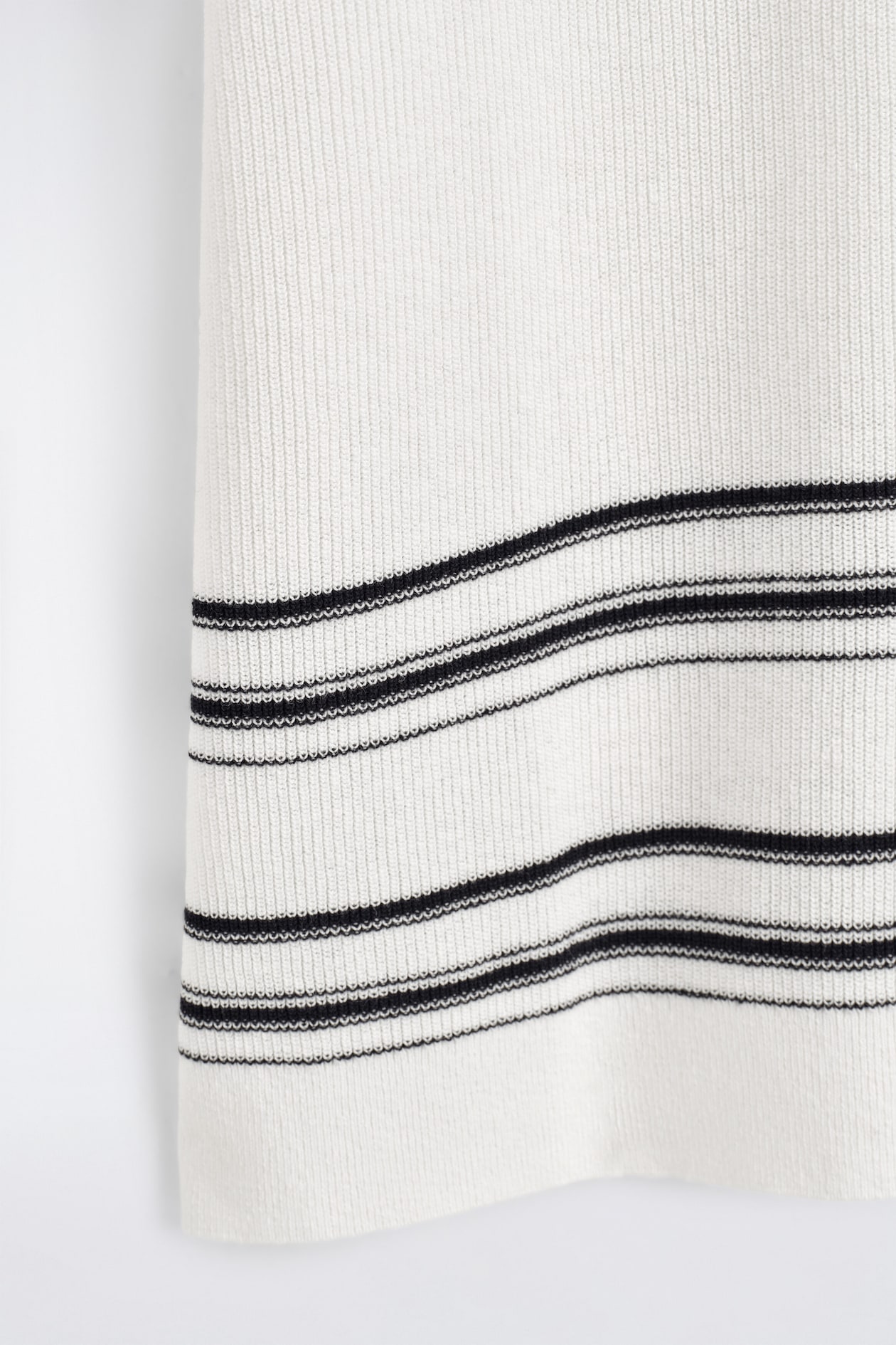STRIPED KNITTED COTTON-LINEN POLO SHIRT — CREAM / STRIPED