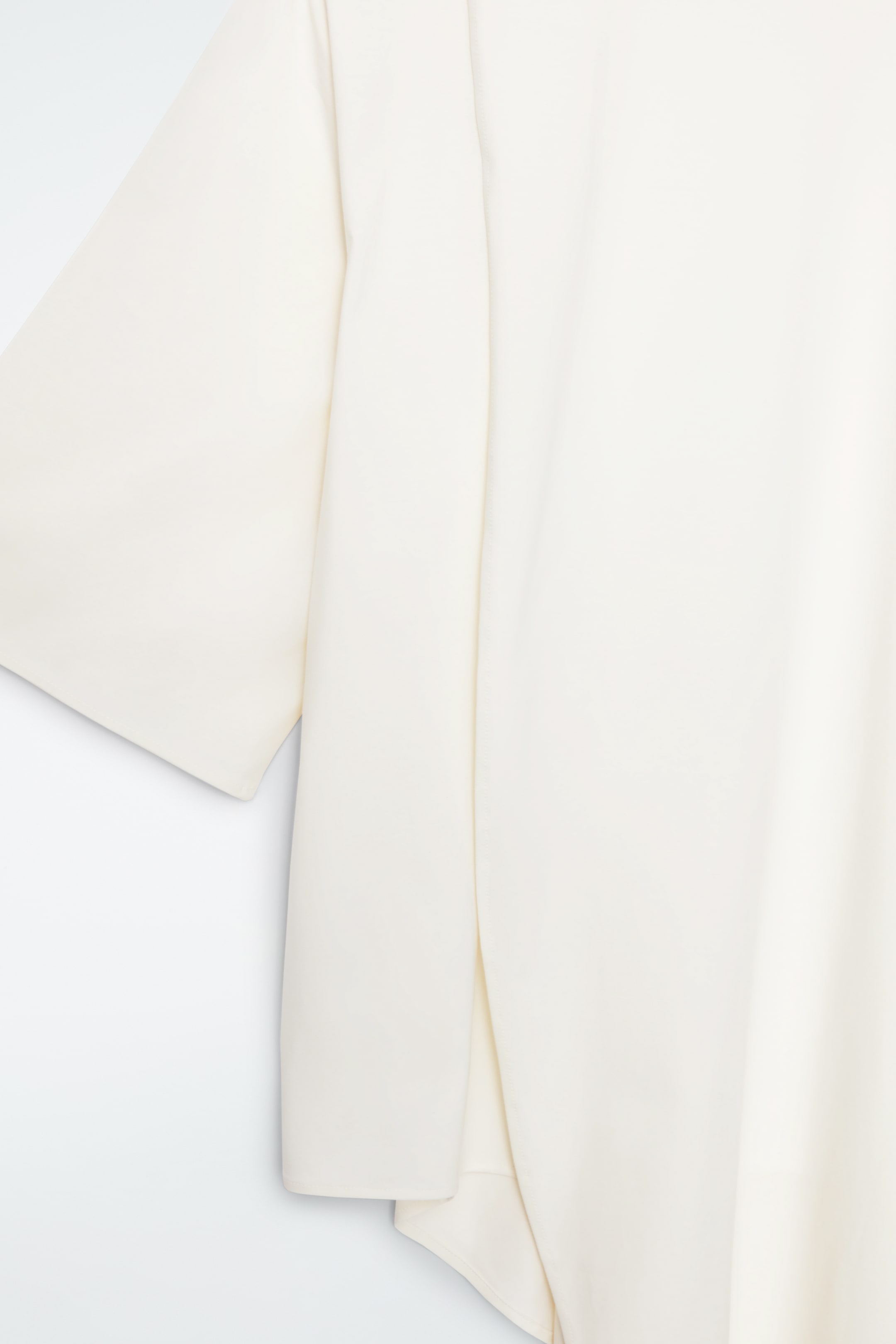 Grotere afbeelding bekijken: ASYMMETRIC T-SHIRT - OFF-WHITE - DAMES | H&M NL 3