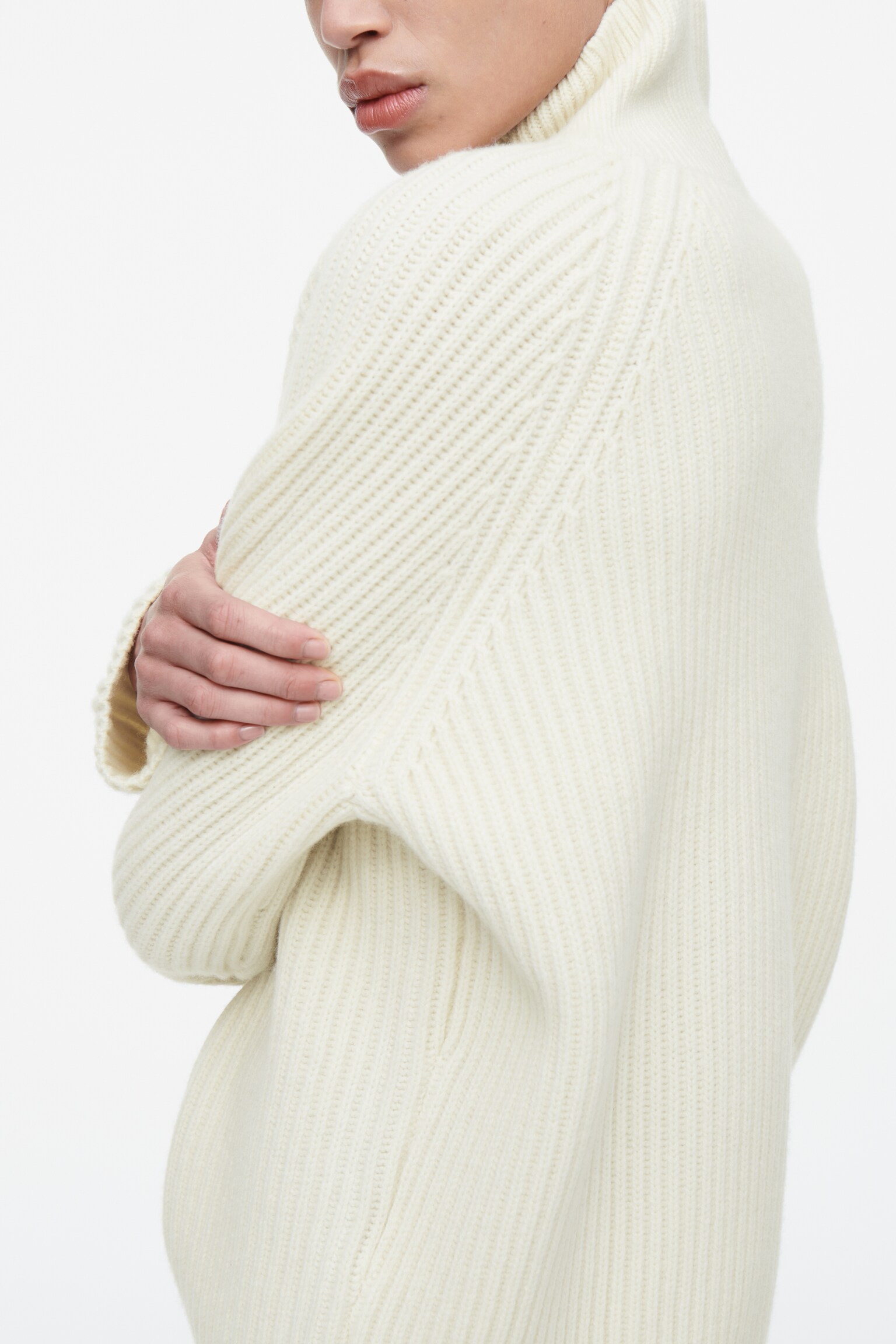 PULOVER DIN LÂNĂ MERINO CU GULER PETRECUT - ECRU/BLEUMARIN / CREM/ALBASTRU COBALT - 8