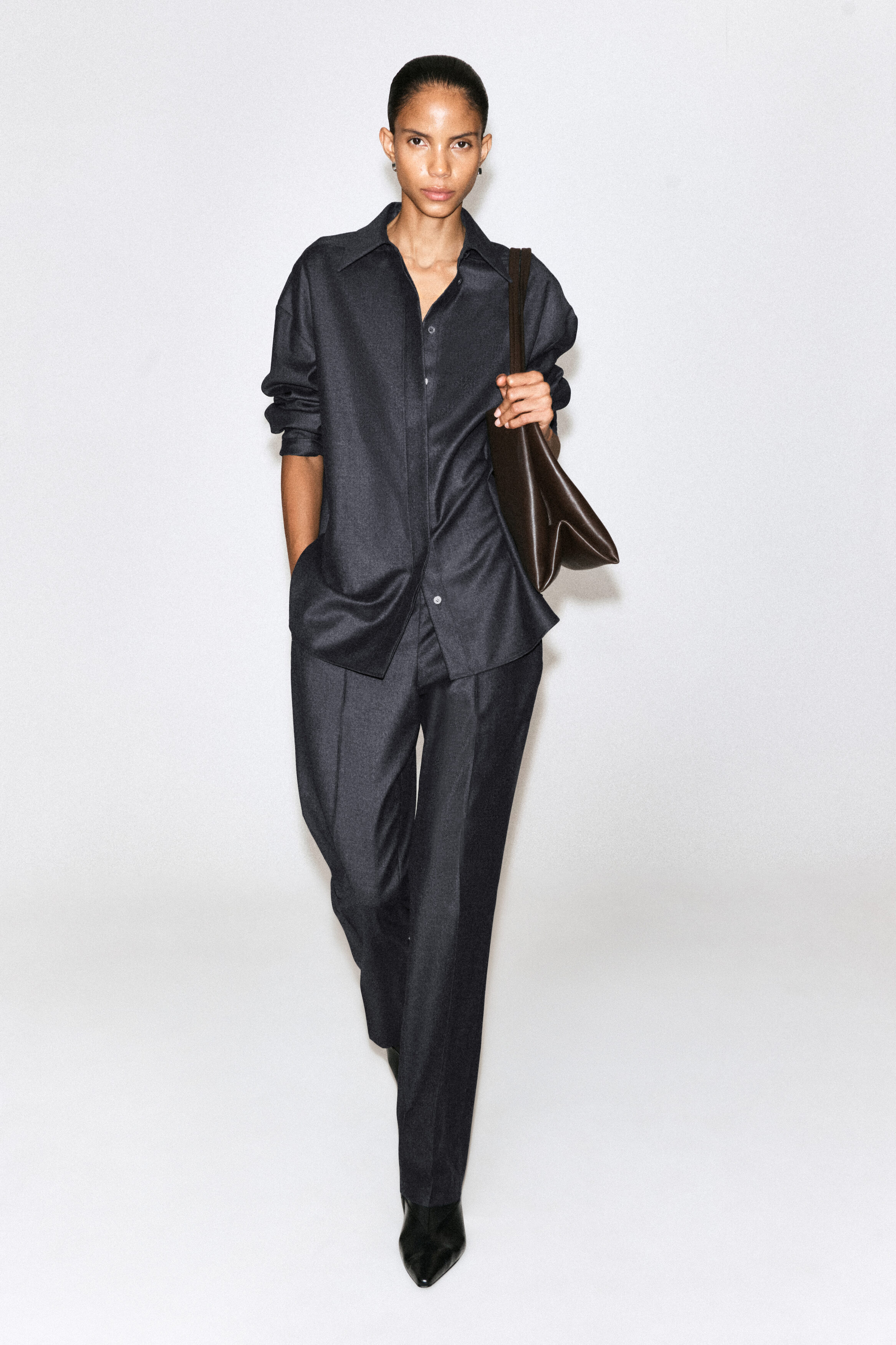 WING-COLLAR WOOL-FLANNEL SHIRT - thumbnail 2