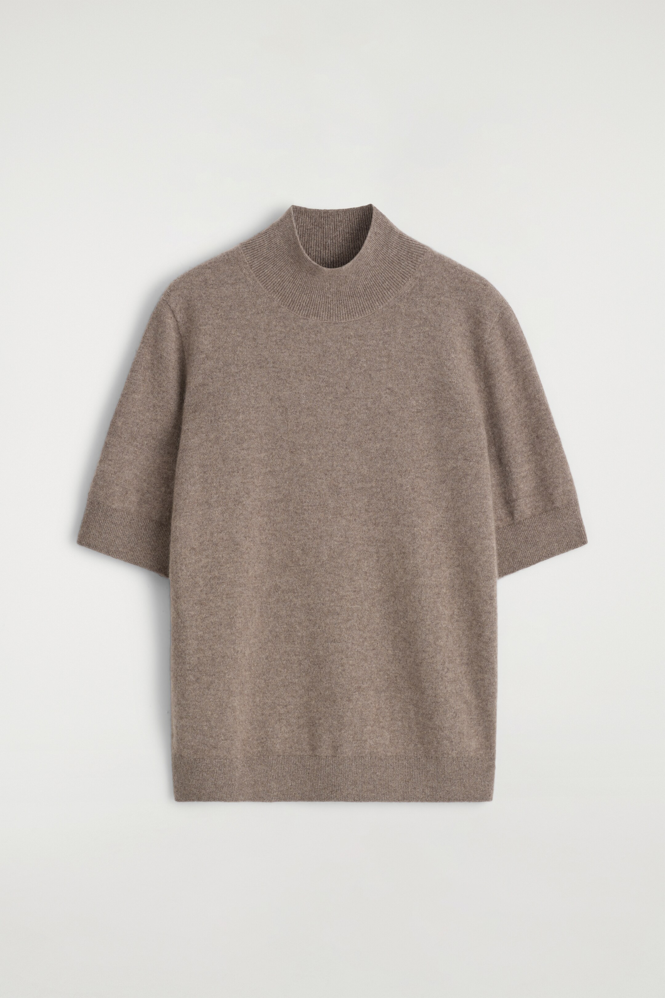 Visa större bild: T-SHIRT I KASHMIR MED HÖG HALS - MULLVADSBRUN - DAM | H&M SE 6