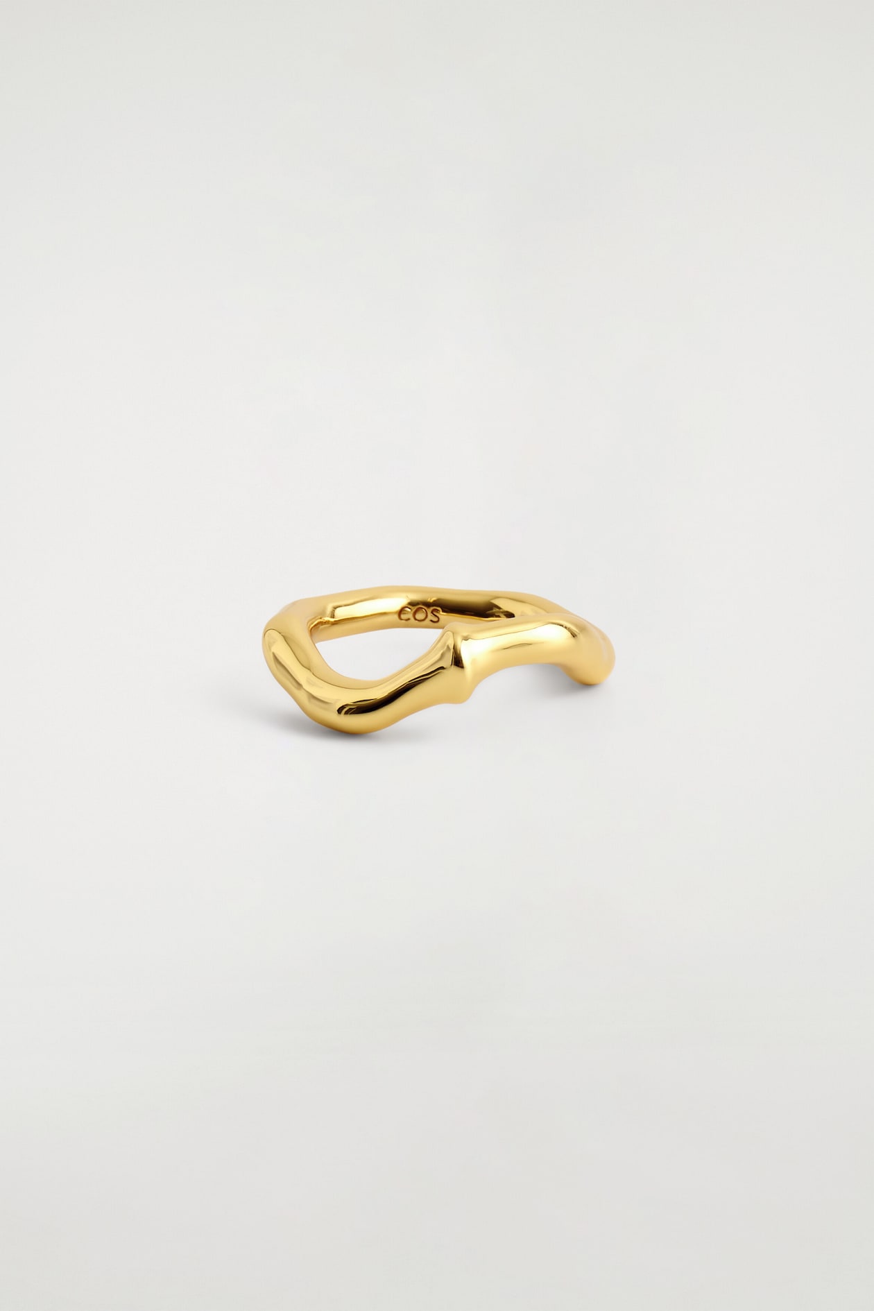 SCULPTED RING — GOLD