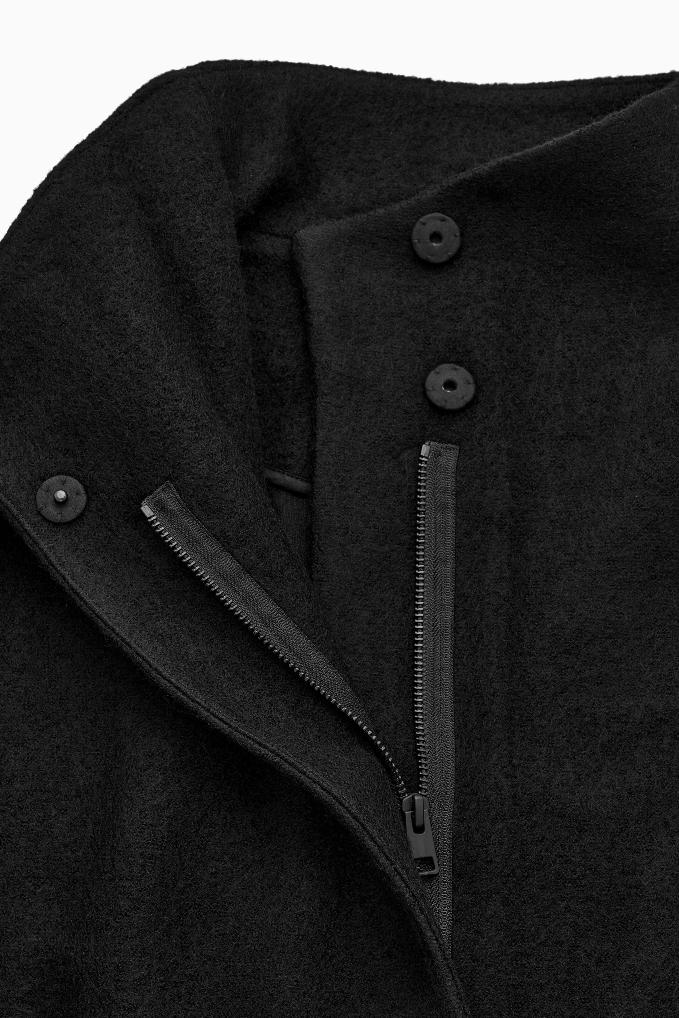 Näytä suurempi kuva: FUNNEL-NECK WOOL COAT - BLACK - NAISET | H&M FI 2