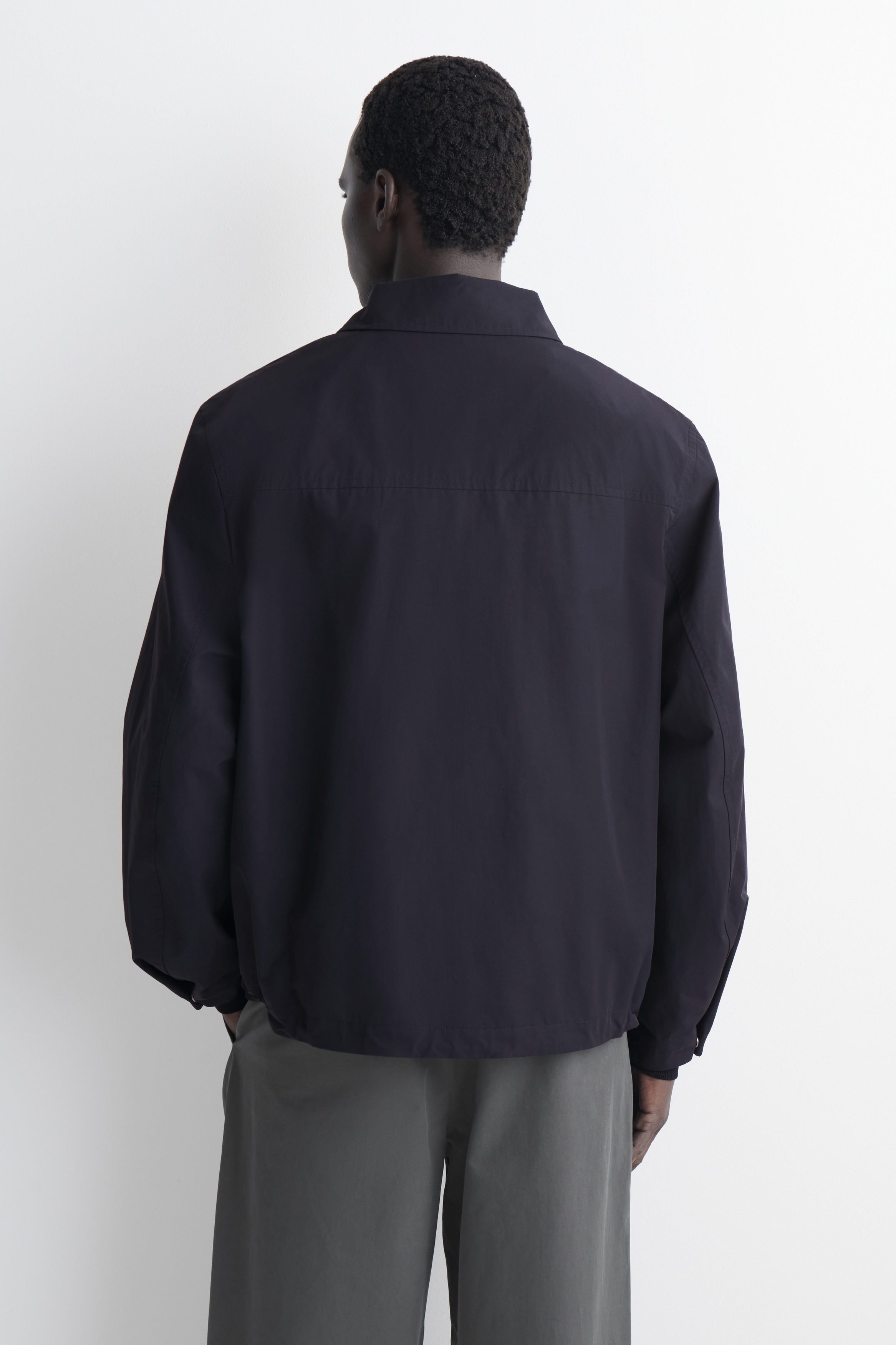 PACKABLE-HOOD WINDBREAKER JACKET - NAVY | COS US