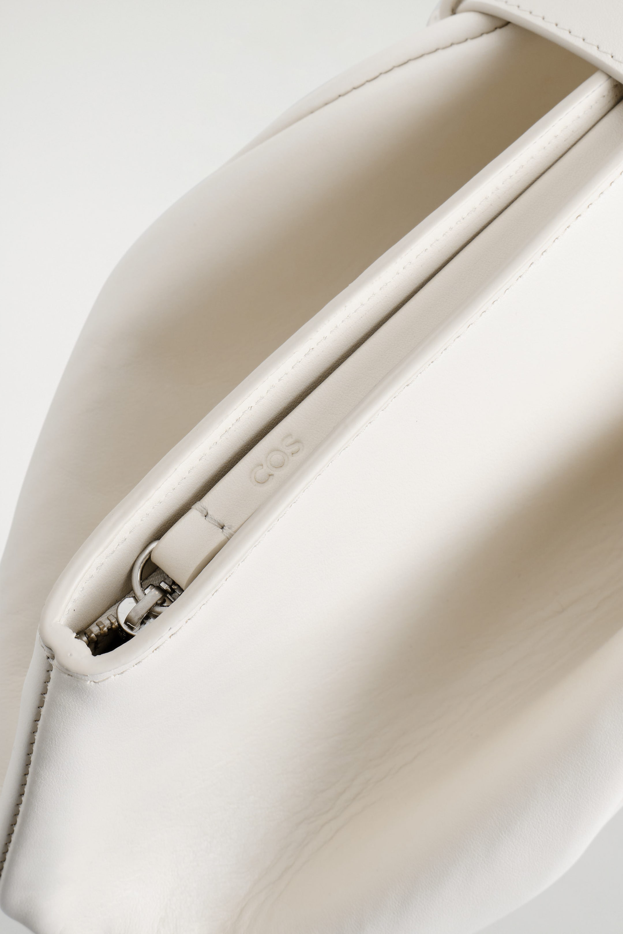 POCHETTE CEINTURÉE - CUIR