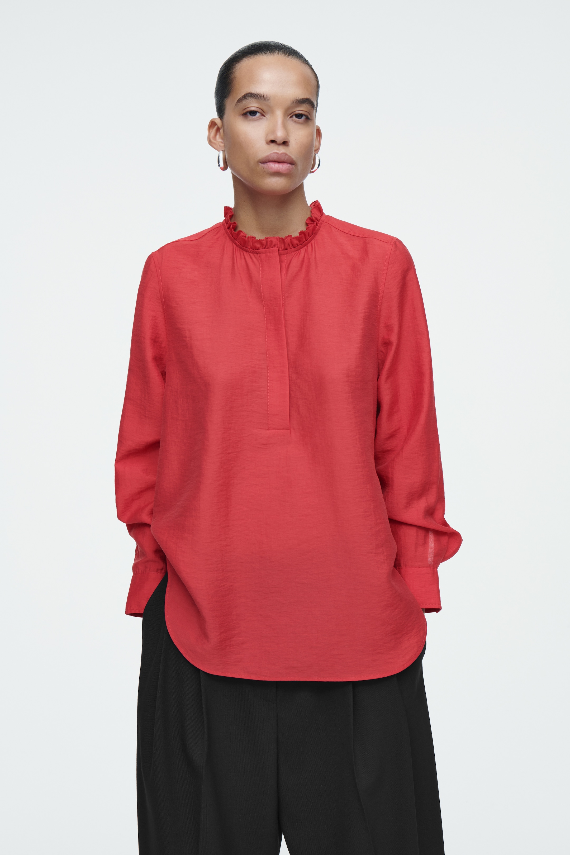 Agrandir l'image: BLOUSE TEXTURÉE AU COL À VOLANTS - ROUGE - FEMME | H&M CH 1