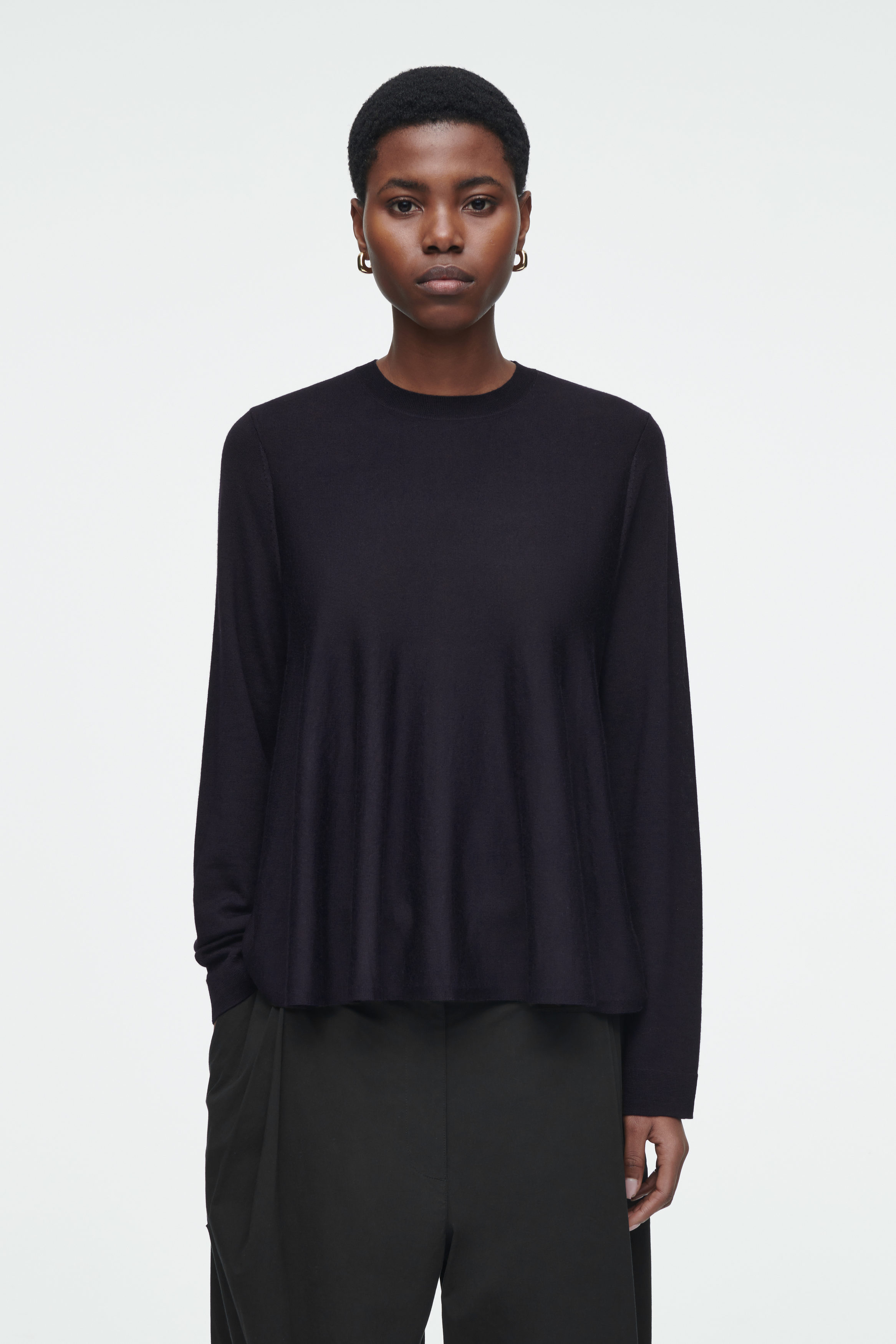 TRAPEZE MERINO WOOL SWEATER - NAVY | COS US