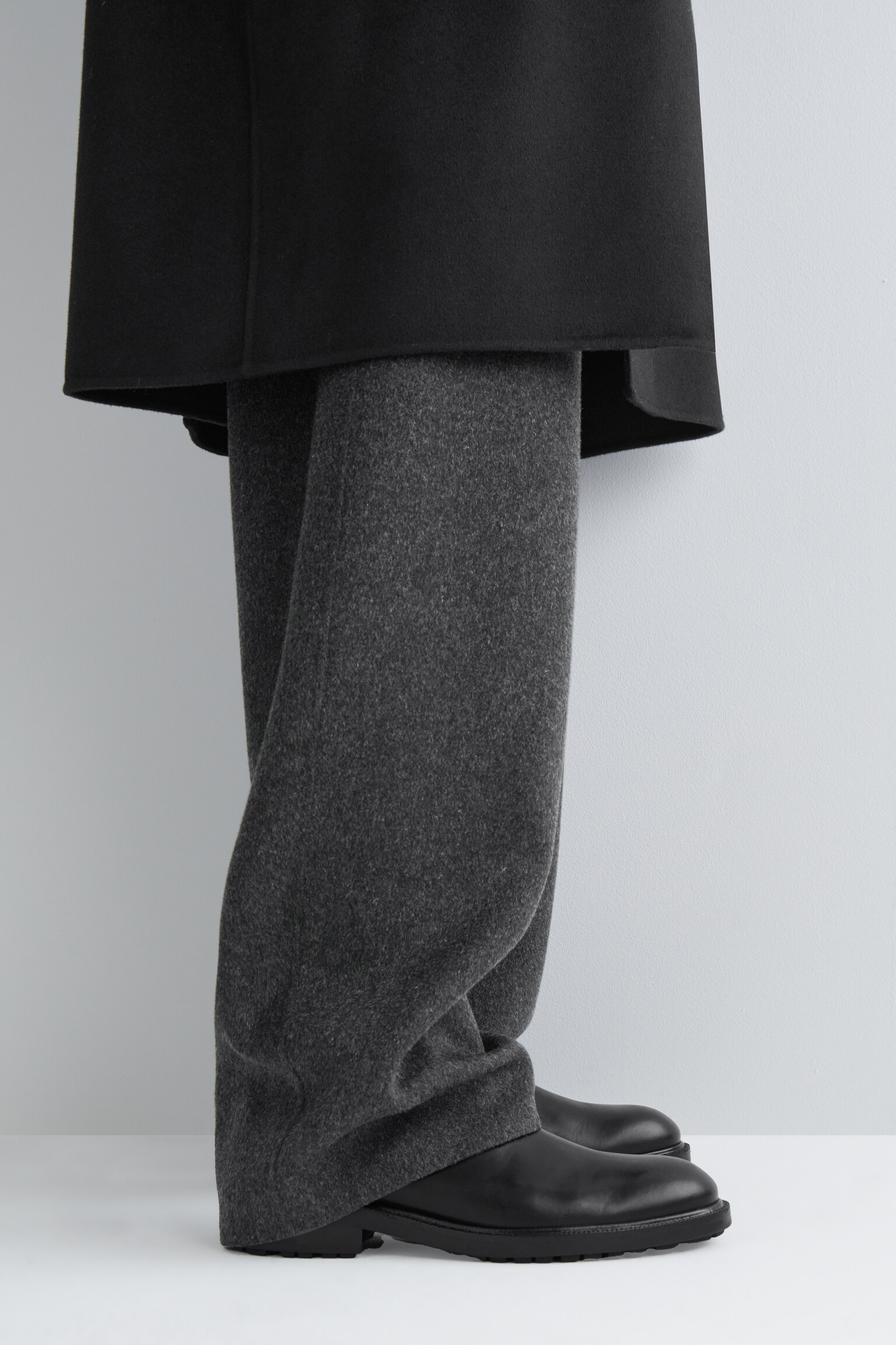 BOTAS DE PIEL DE SUELA GRUESA - NEGRO - 6