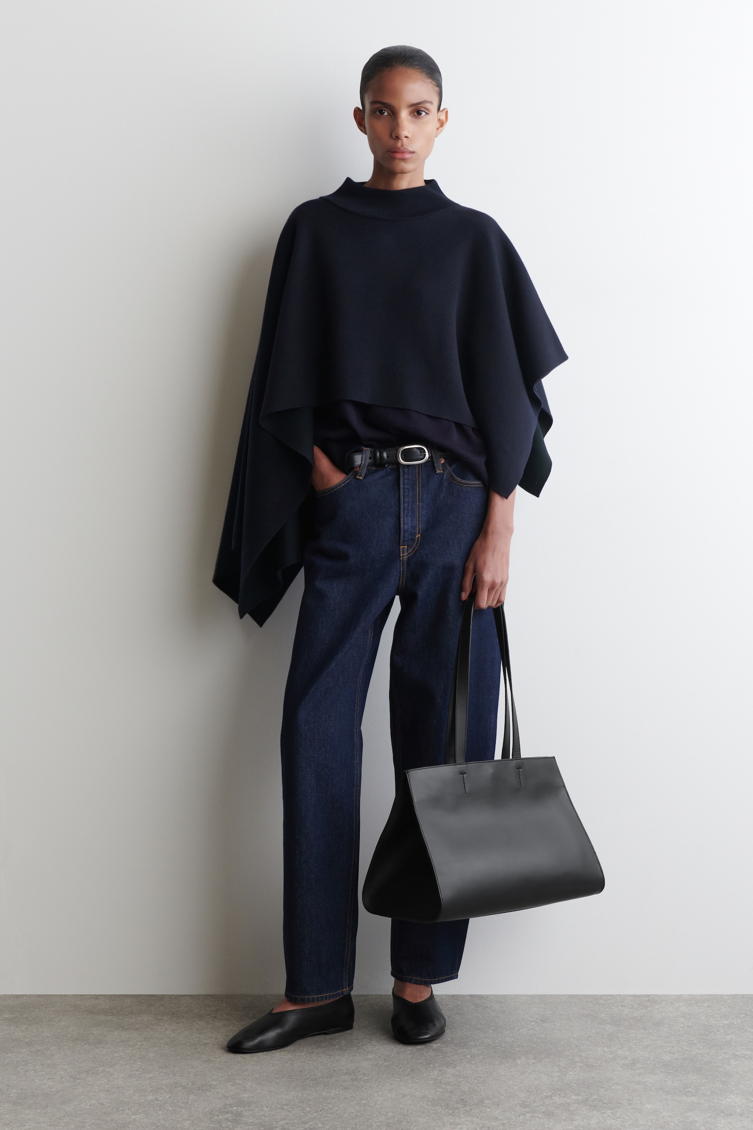 ASYMMETRIC DOUBLE-KNIT WOOL CAPE - NAVY / BLACK - 7