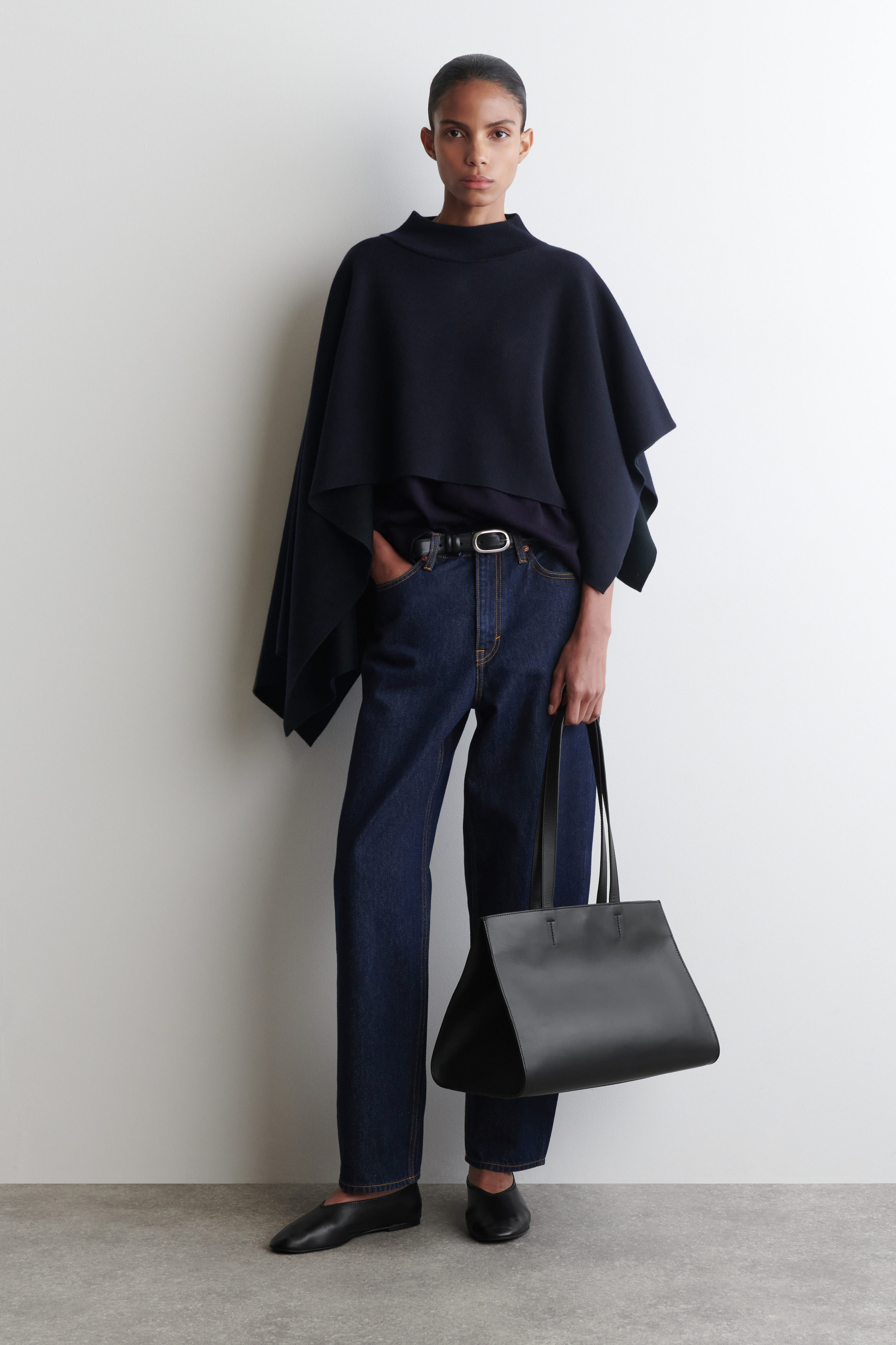 ASYMMETRIC DOUBLE-KNIT WOOL CAPE - NAVY / BLACK | COS