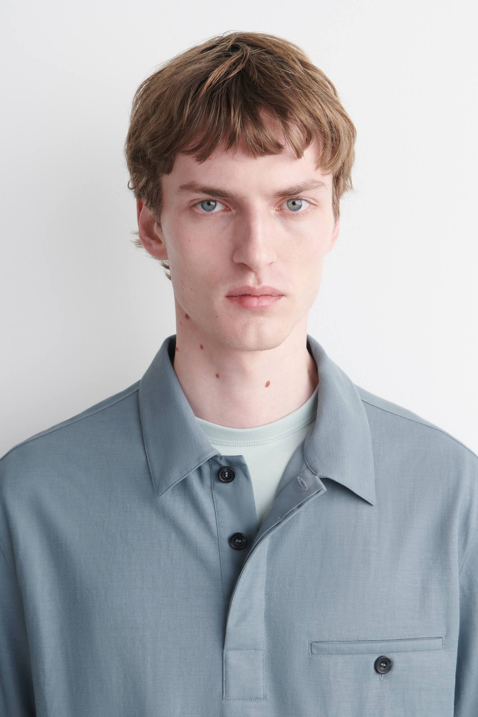 FLIESSENDES POLOHEMD AUS JERSEY - Blau/DUNKLES KHAKI - 4