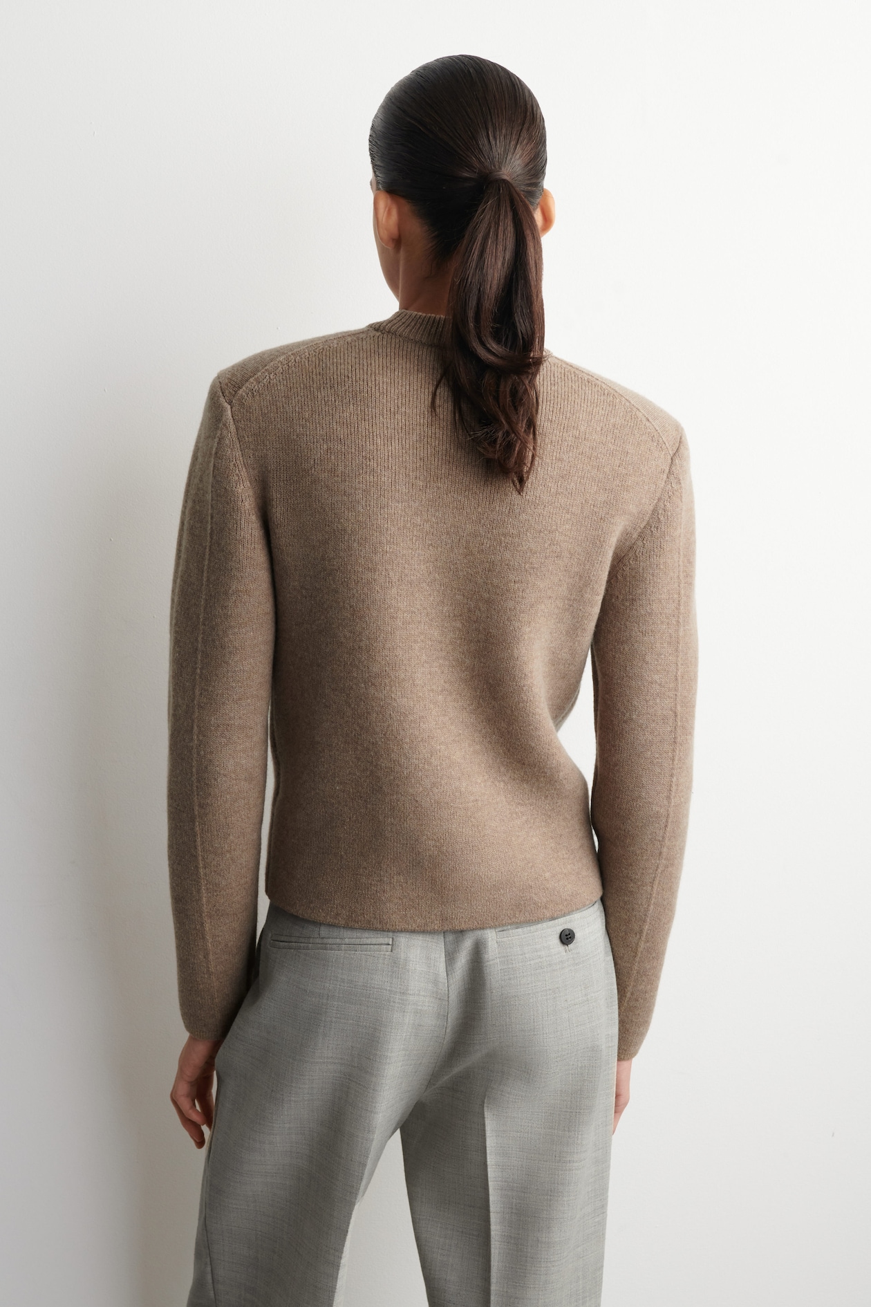 SCULPTED-SHOULDER MERINO WOOL JUMPER — BEIGE