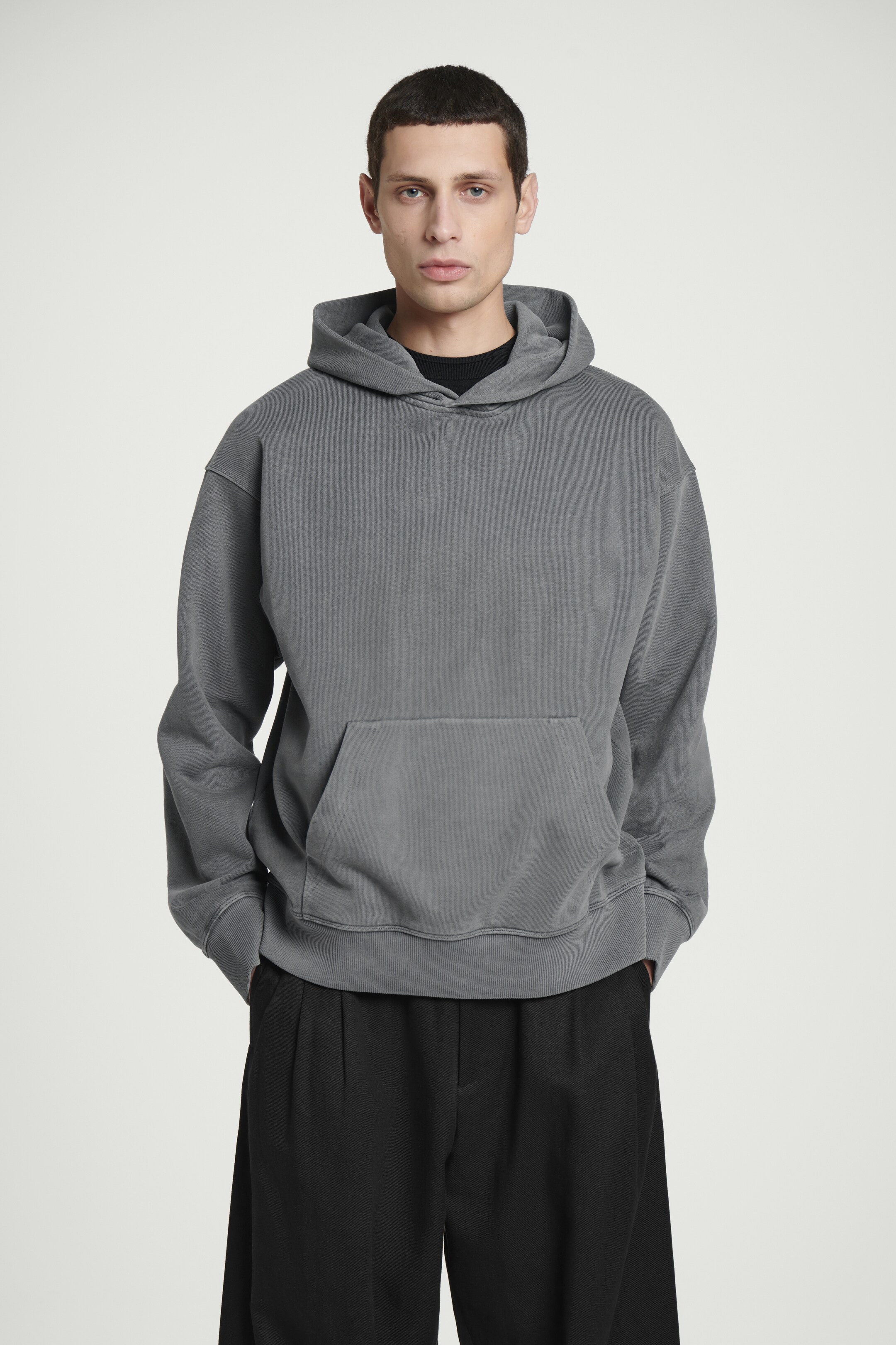 Ingrandisci l'immagine: WASHED COTTON-JERSEY HOODIE - WASHED BLACK - UOMO | H&M CH 1