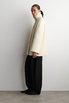 MOCK-NECK WOOL-HERRINGBONE SHORT COAT — CREAM 3