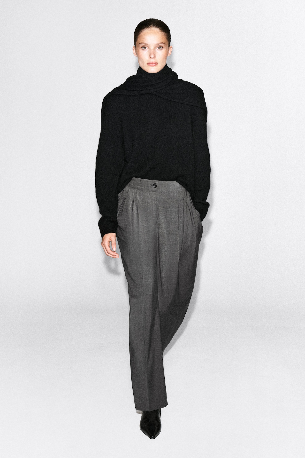 PLEATED WOOL-BLEND TAPERED TROUSERS — GREY MÉLANGE