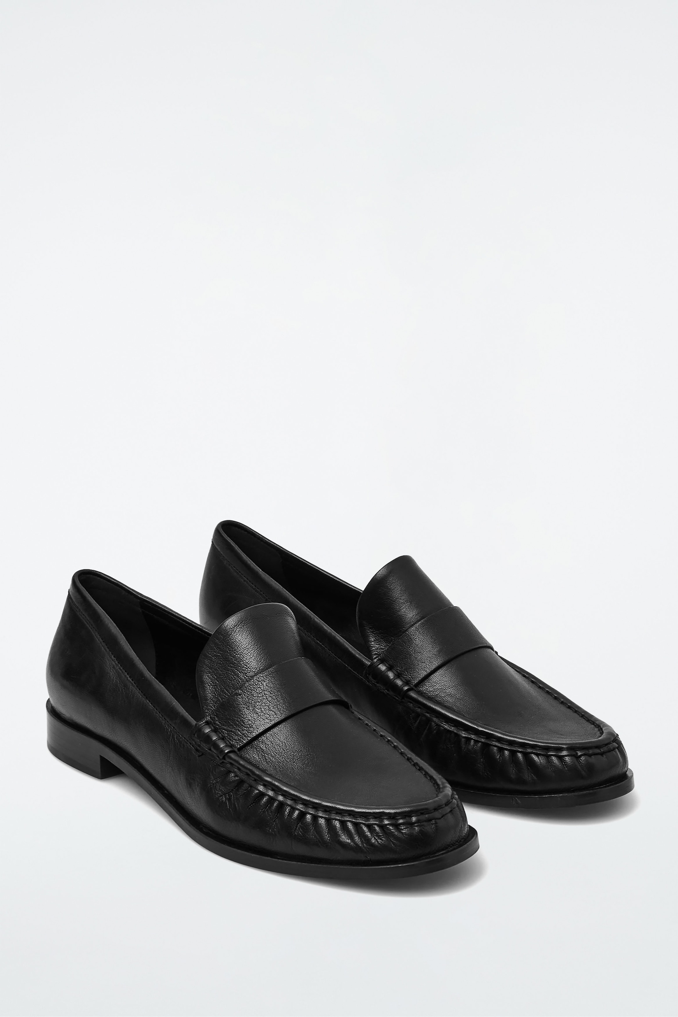 LEATHER LOAFERS