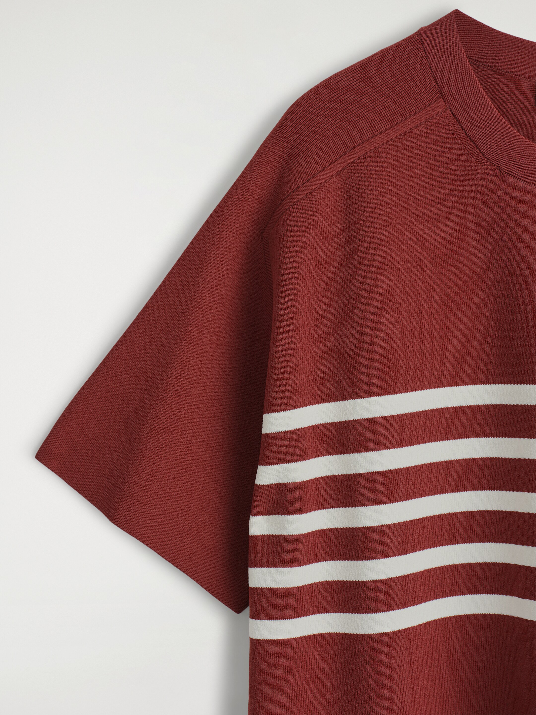 Vezi imaginea mai mare: ROCHIE TRICOTATĂ TIP TRICOU - ROȘU / CU DUNGI - FEMEI | H&M RO 6