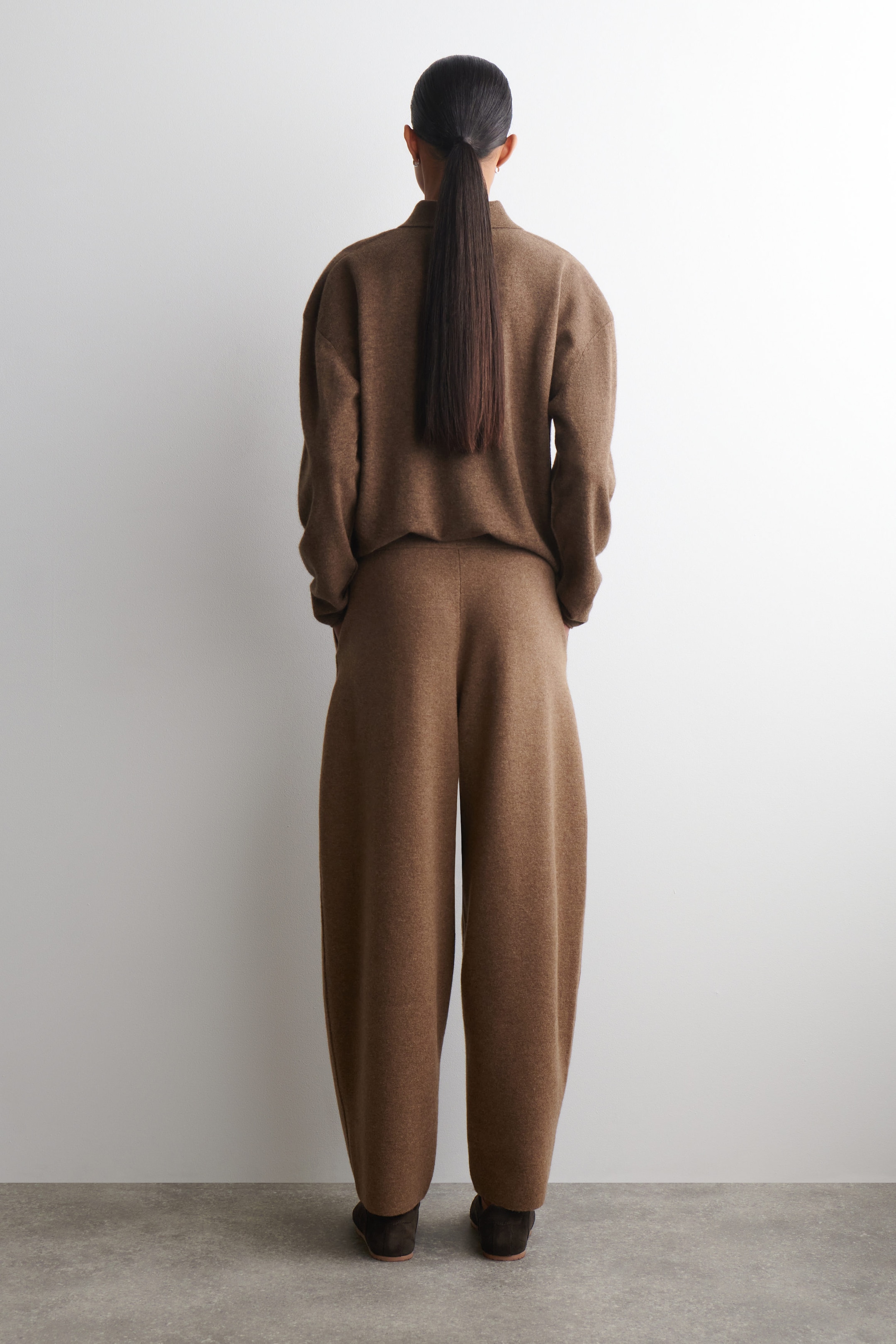 MERINO WOOL BARREL-LEG PANTS