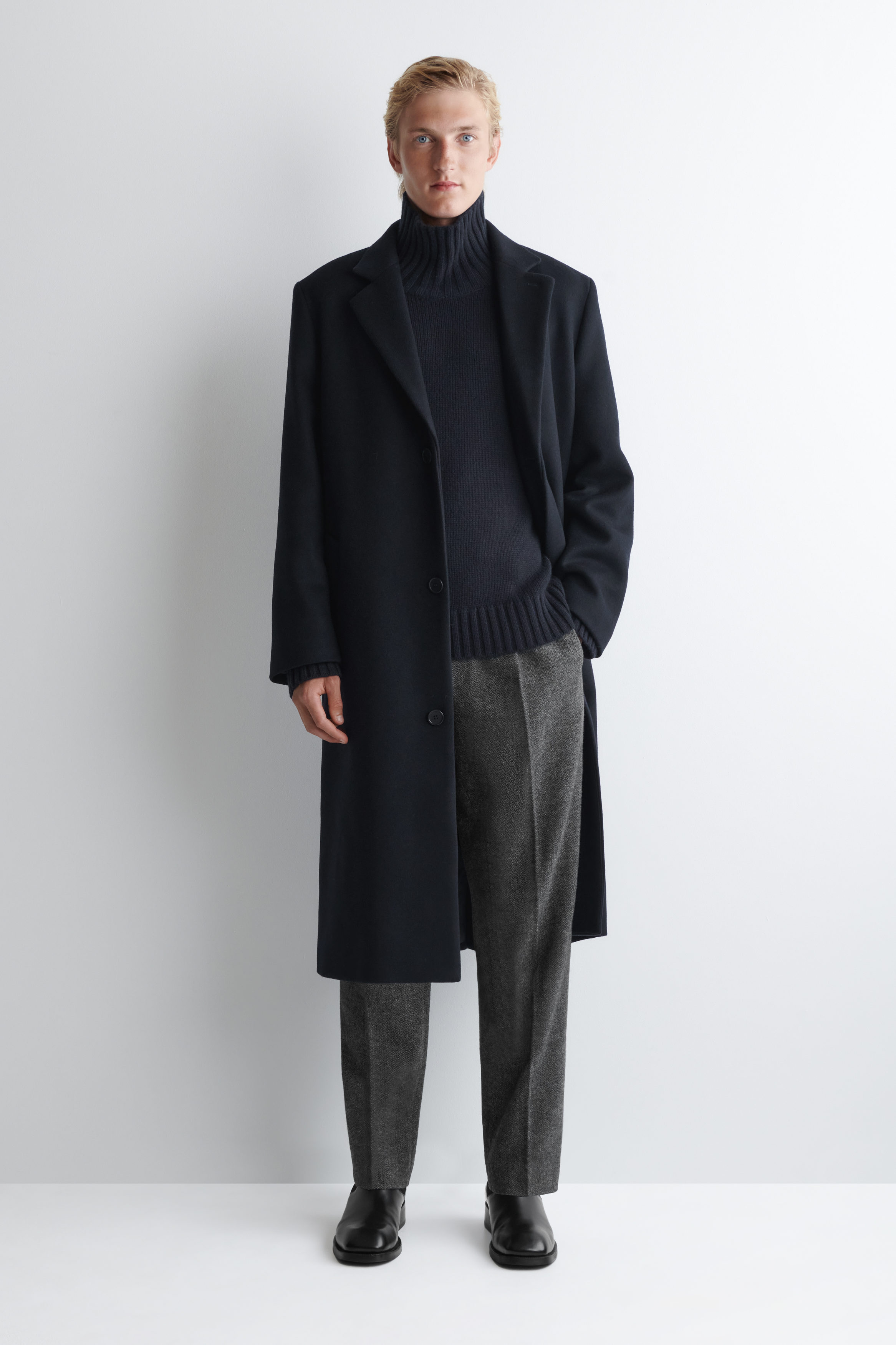 CHUNKY CASHMERE MOCK-NECK SWEATER - NAVY | COS US