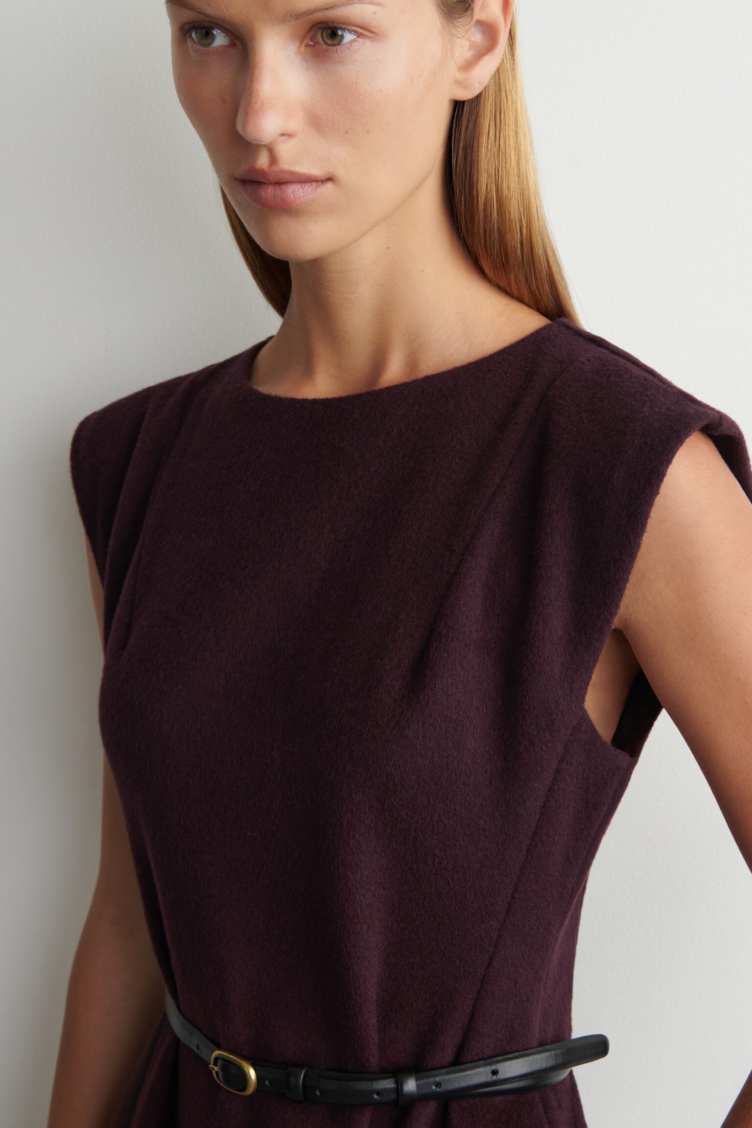 SCULPTED BRUSHED-WOOL MIDI DRESS - BURGUNDY/NAVY - 6
