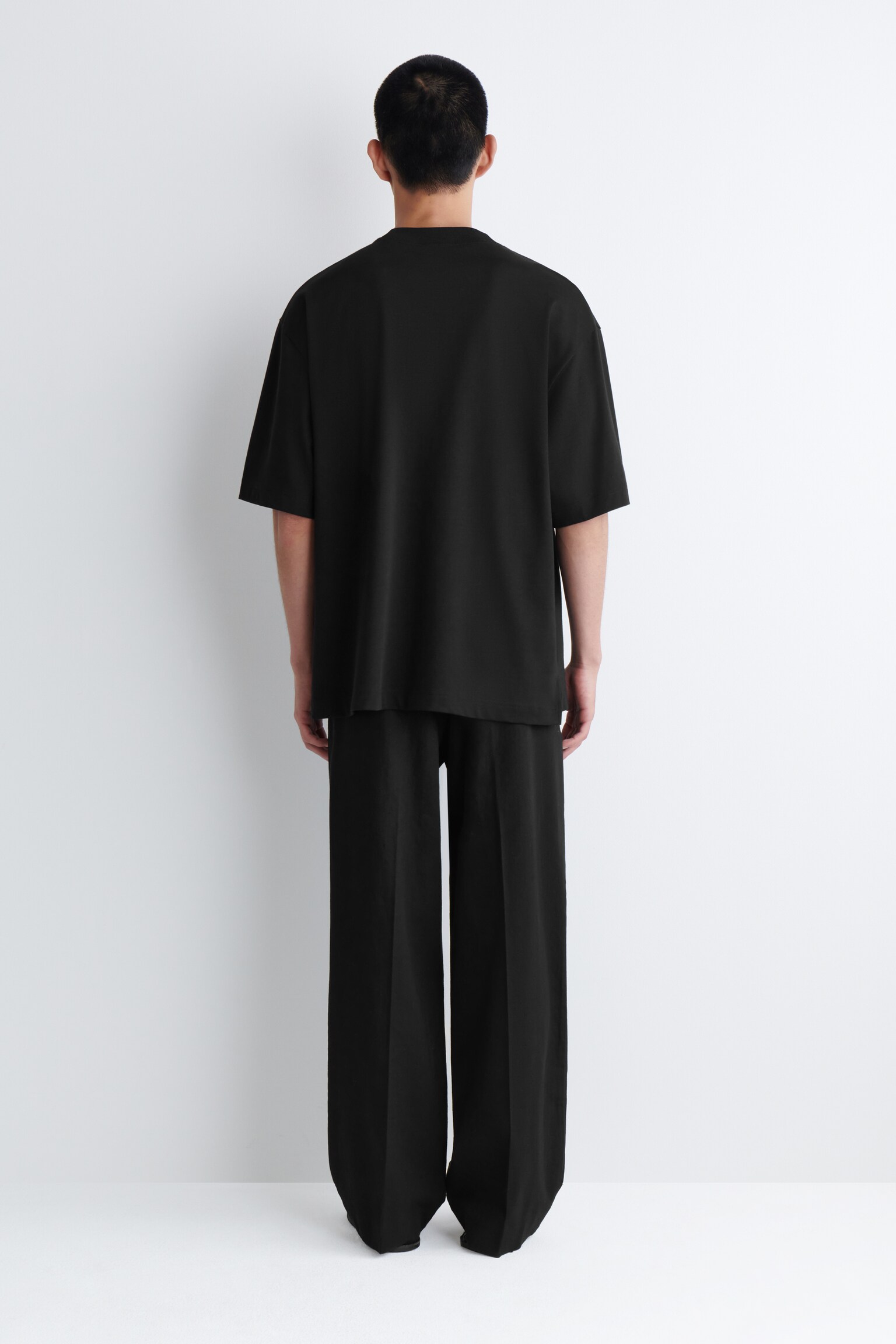 CAMISETA OVERSIZE DE ALGODÓN GRUESO - NEGRO/BLANCO/MARRÓN/RAYAS - 9
