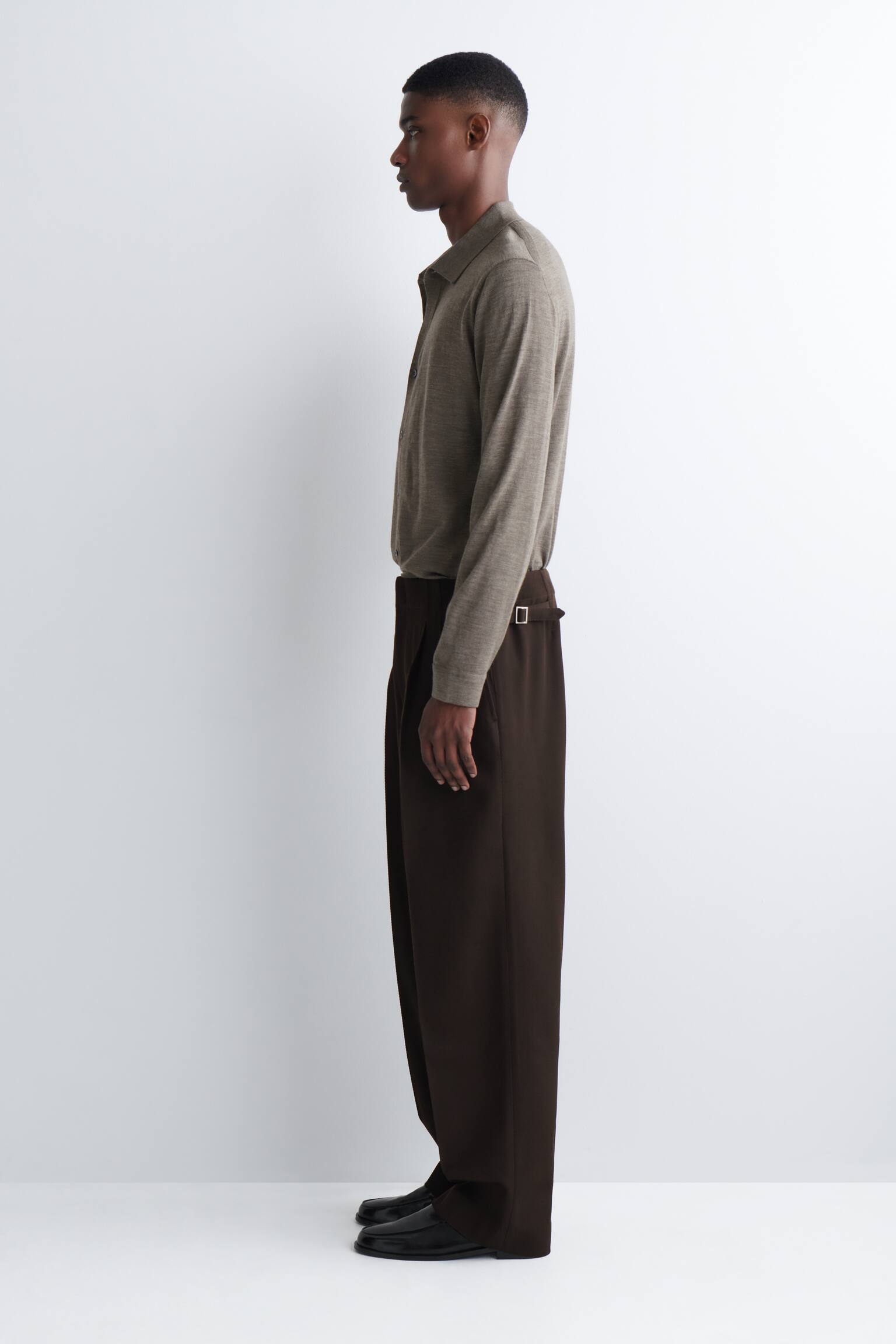 PLEATED RELAXED-FIT STRAIGHT-LEG TROUSERS - ТЪМНО КАФЯВО - 4