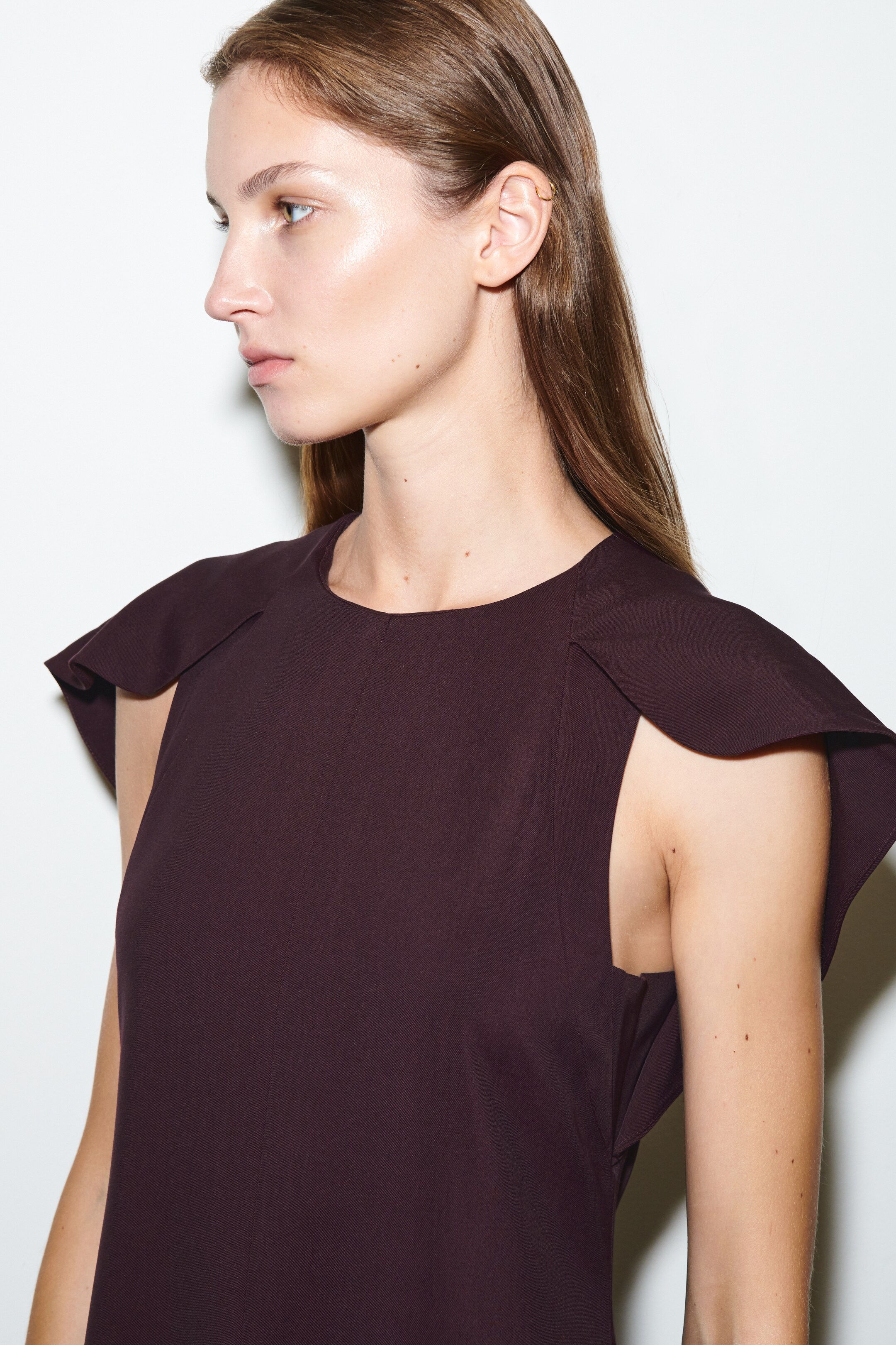 Ver imagem maior: VESTIDO MIDI COM OMBROS TIPO CAPA - AMEIXA - SENHORA | H&M PT 4