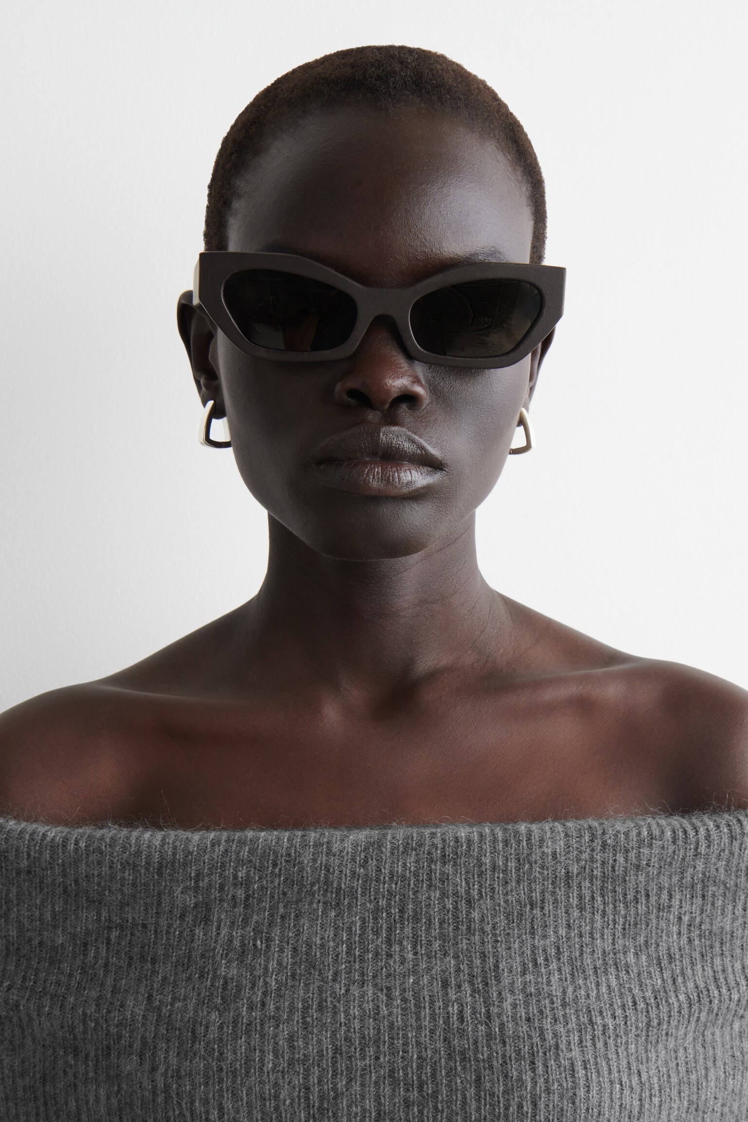 LEATHER CAT-EYE SUNGLASSES - HNEDÁ/CHALK / PINK